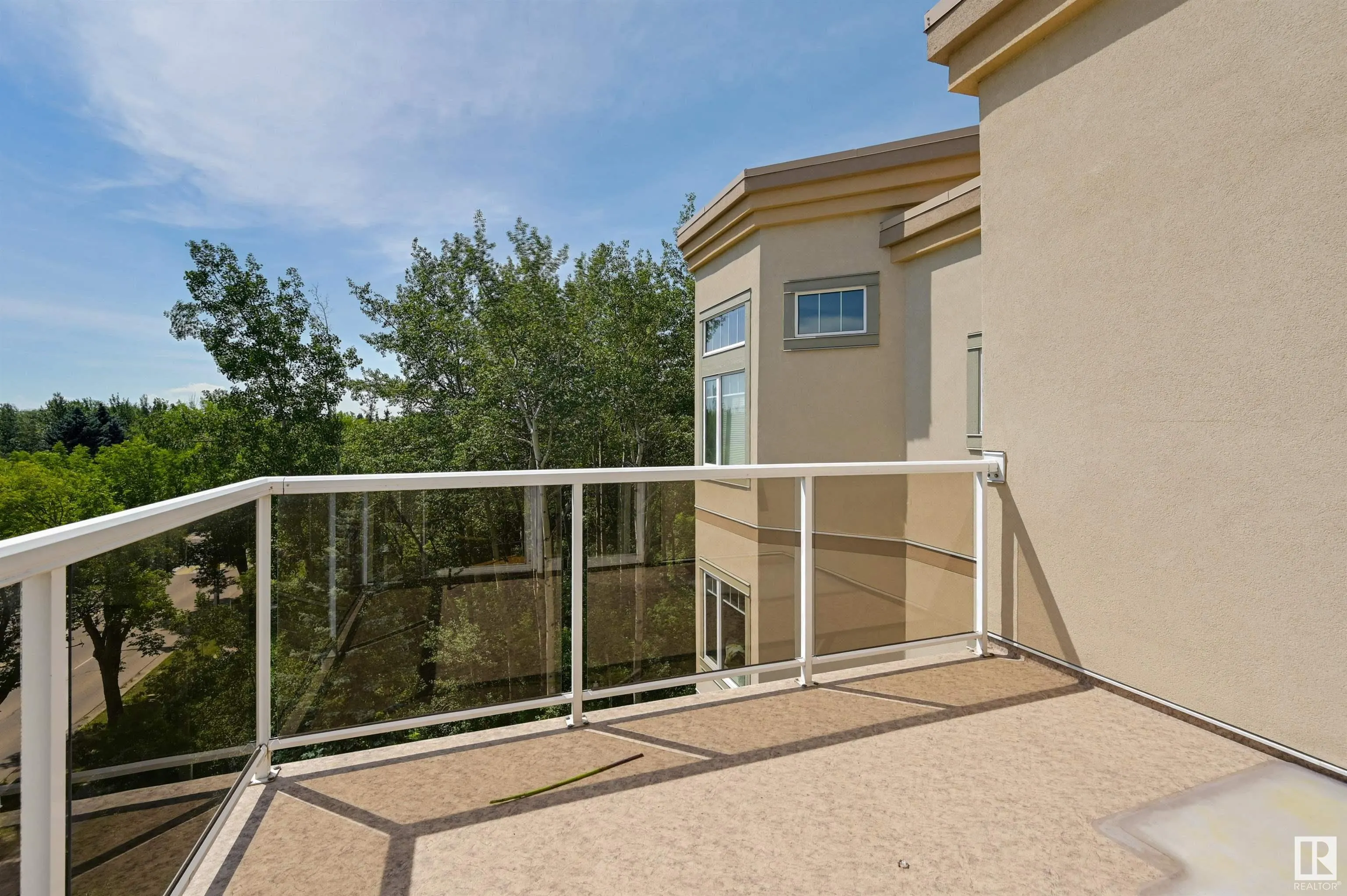 5 GATE Avenue