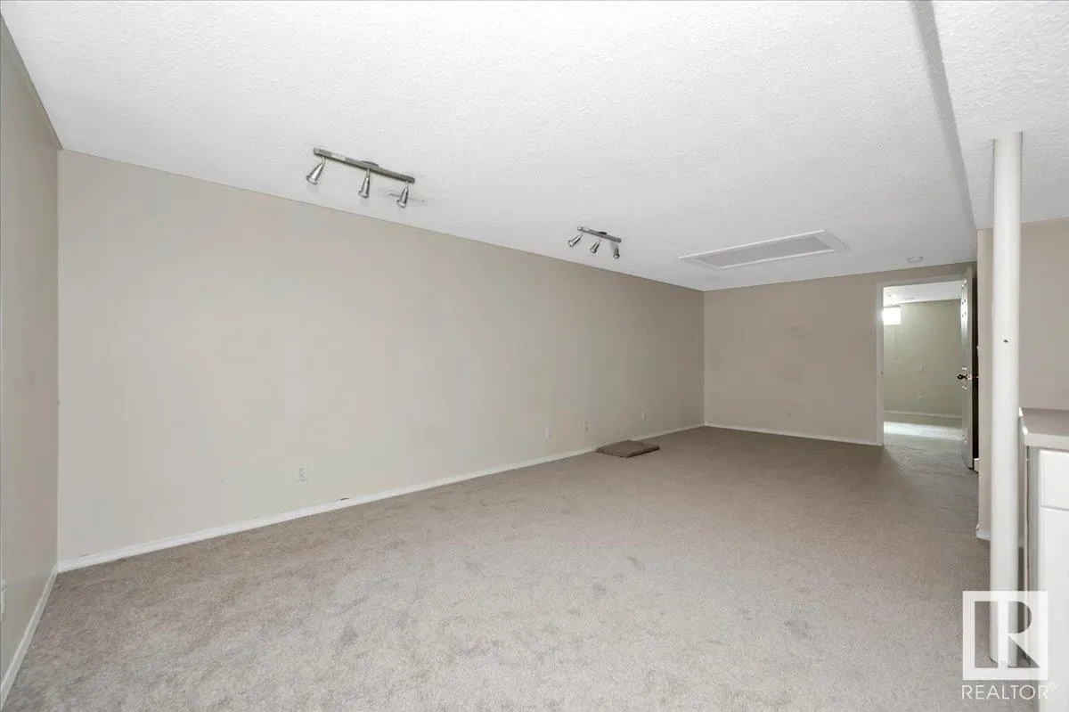 2 MEADOWBROOK Road