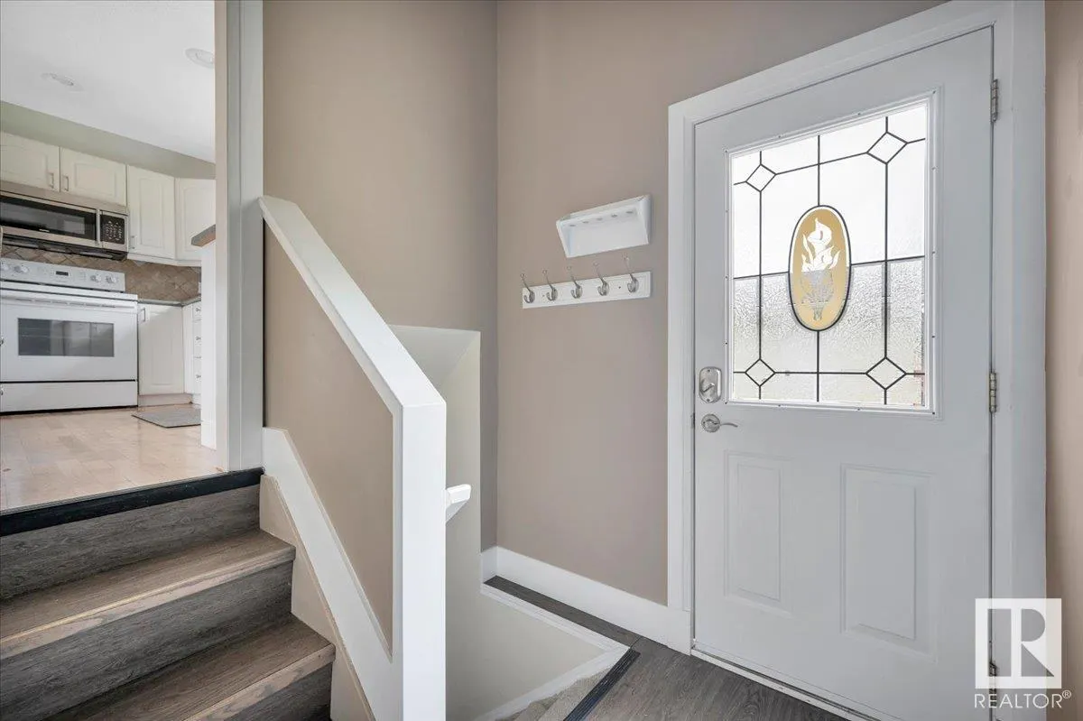 2 MEADOWBROOK Road