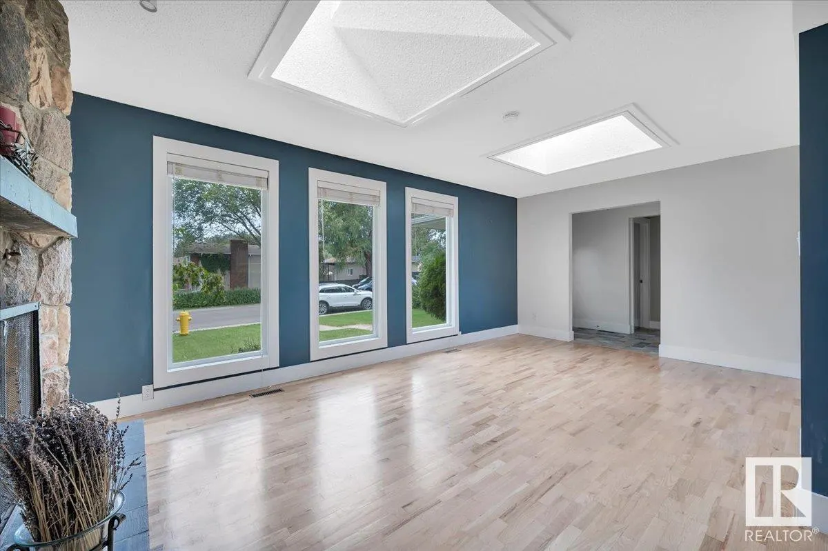 2 MEADOWBROOK Road