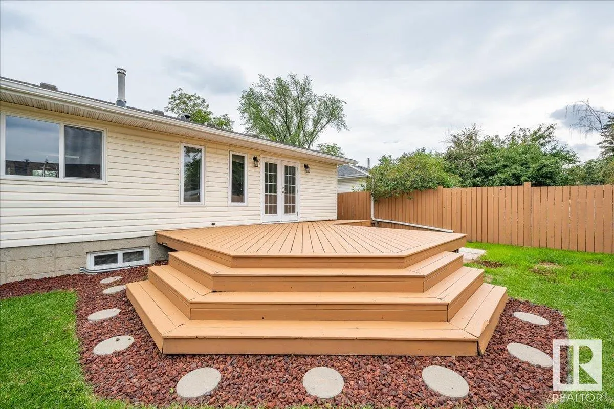 2 MEADOWBROOK Road