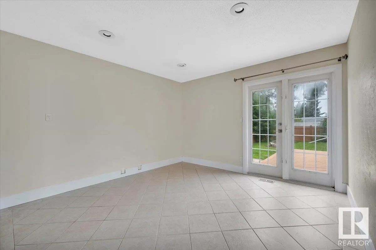 2 MEADOWBROOK Road