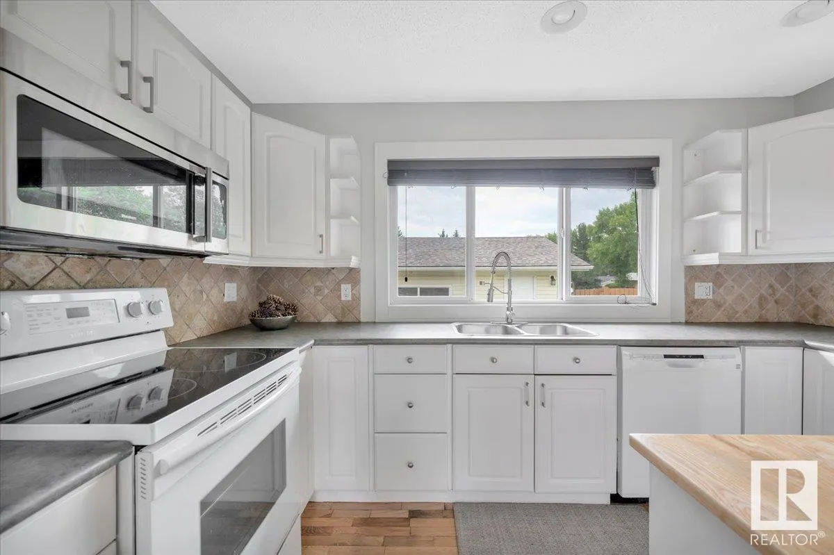 2 MEADOWBROOK Road