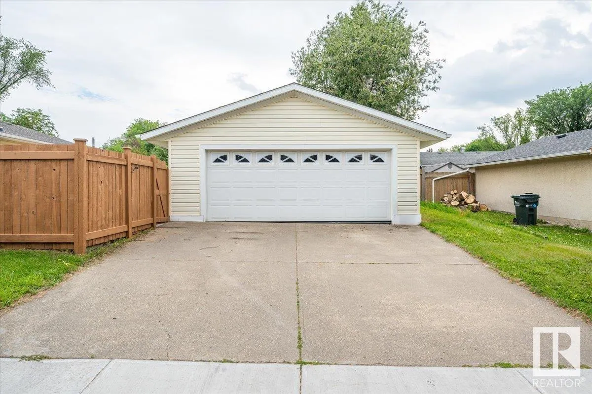 2 MEADOWBROOK Road