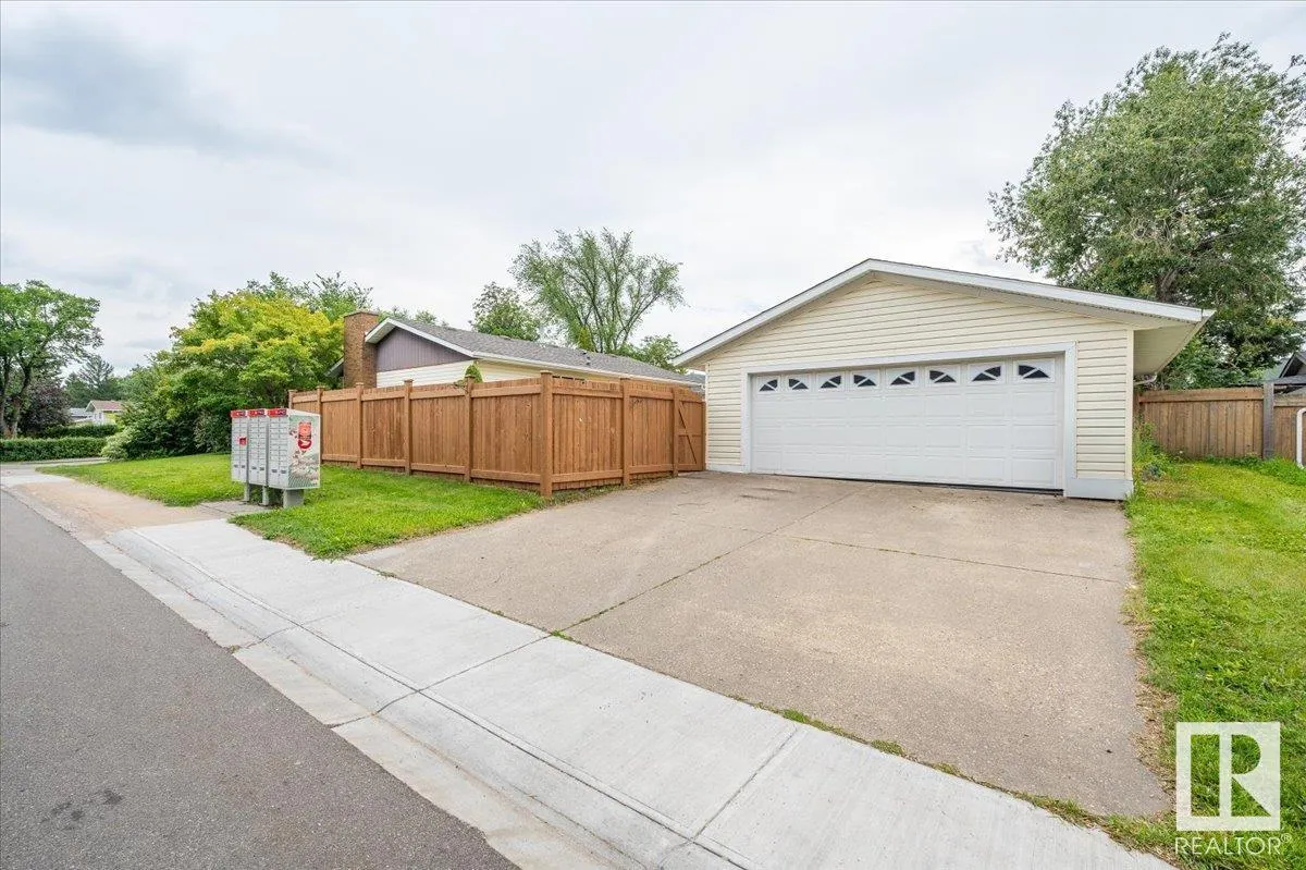 2 MEADOWBROOK Road