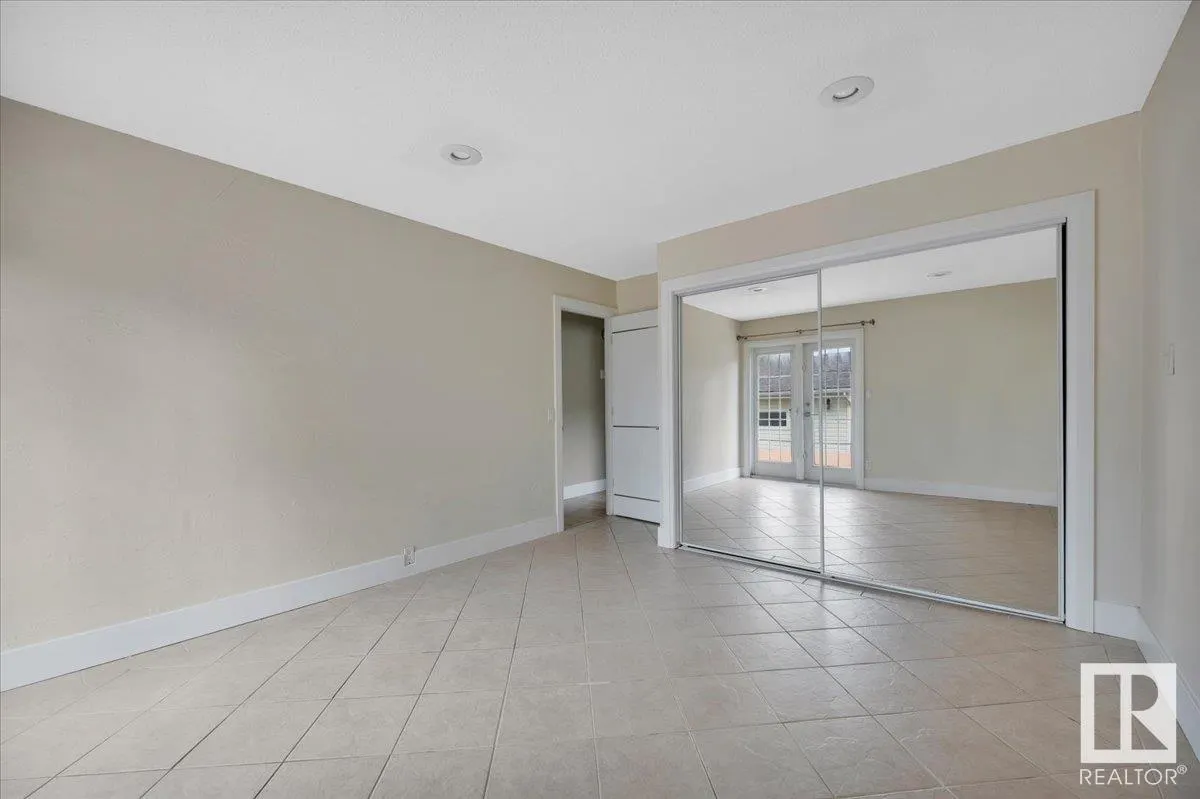 2 MEADOWBROOK Road