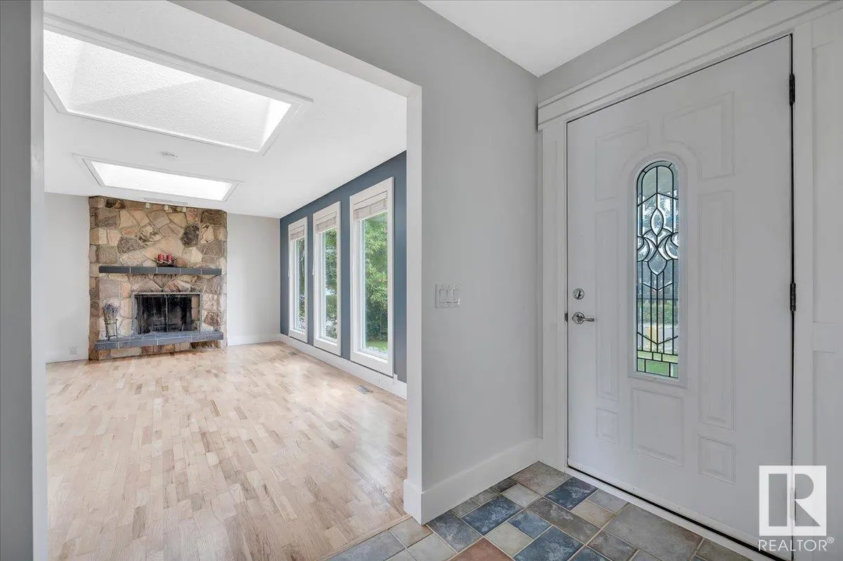 2 MEADOWBROOK Road