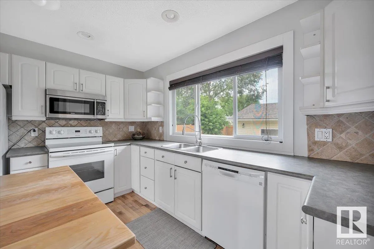 2 MEADOWBROOK Road