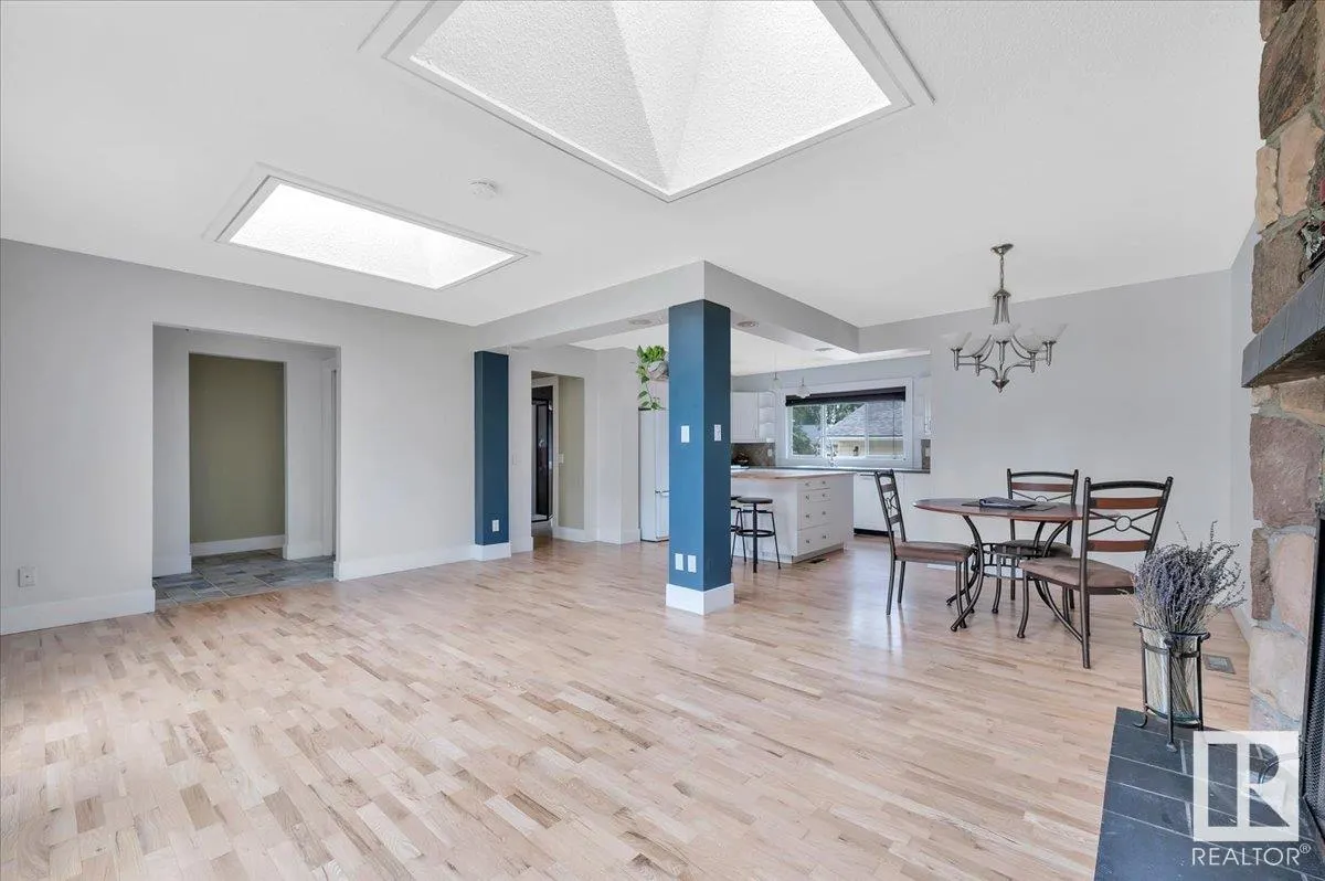 2 MEADOWBROOK Road