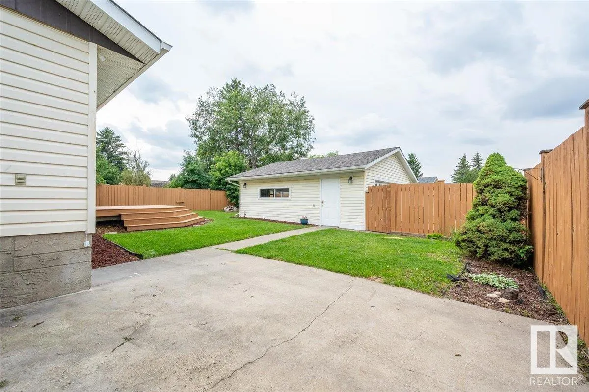 2 MEADOWBROOK Road