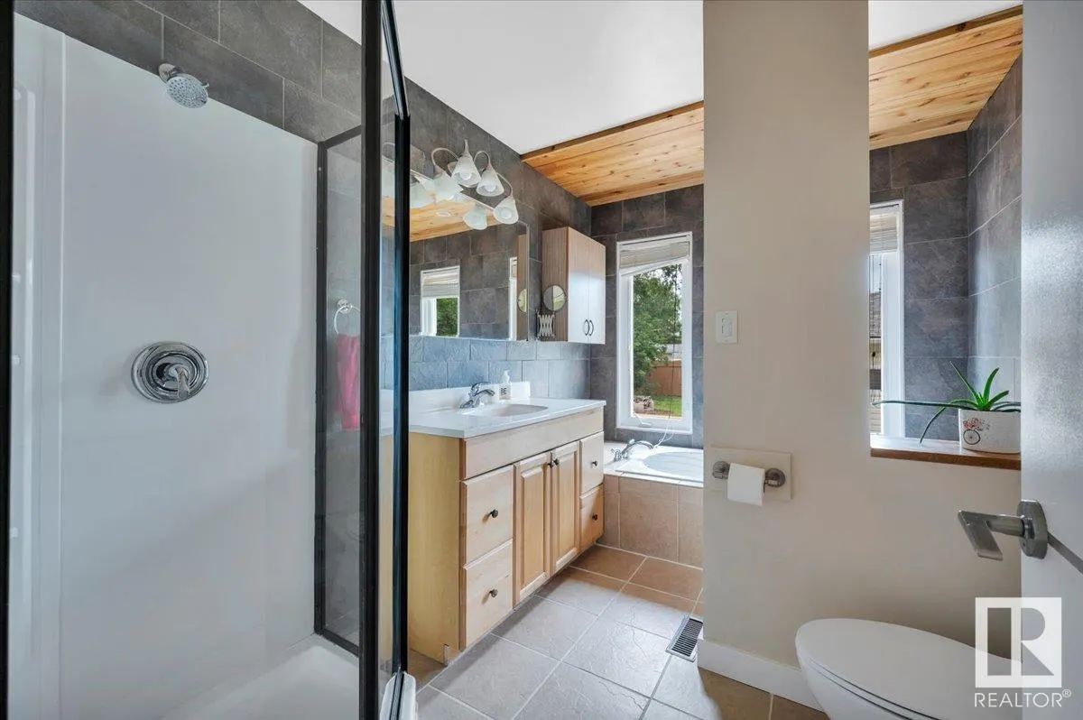 2 MEADOWBROOK Road