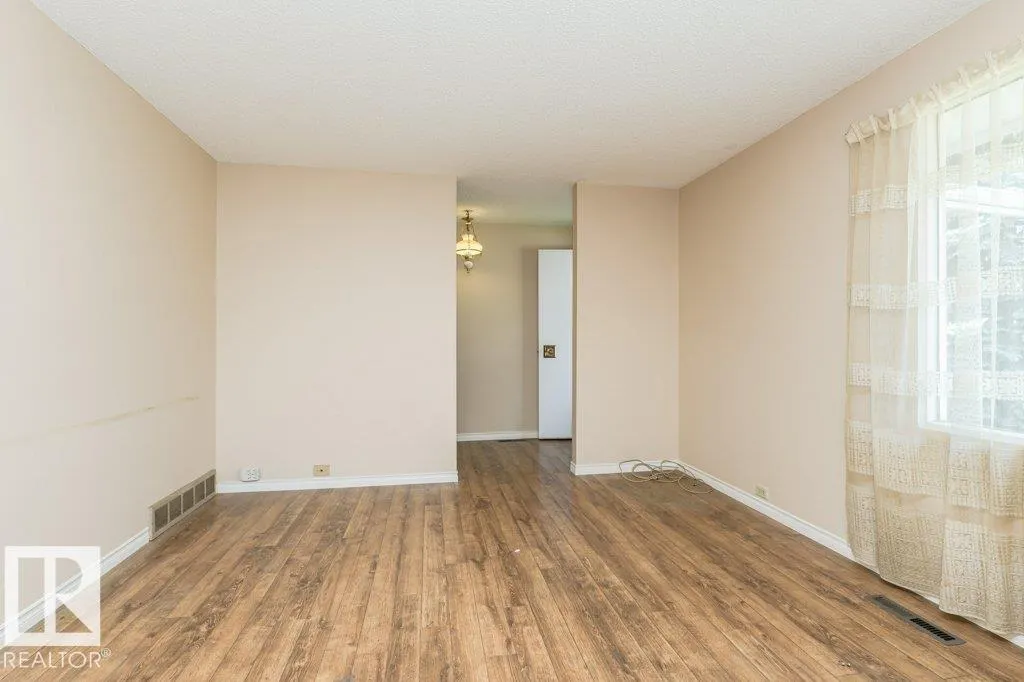 1036 MOYER Drive