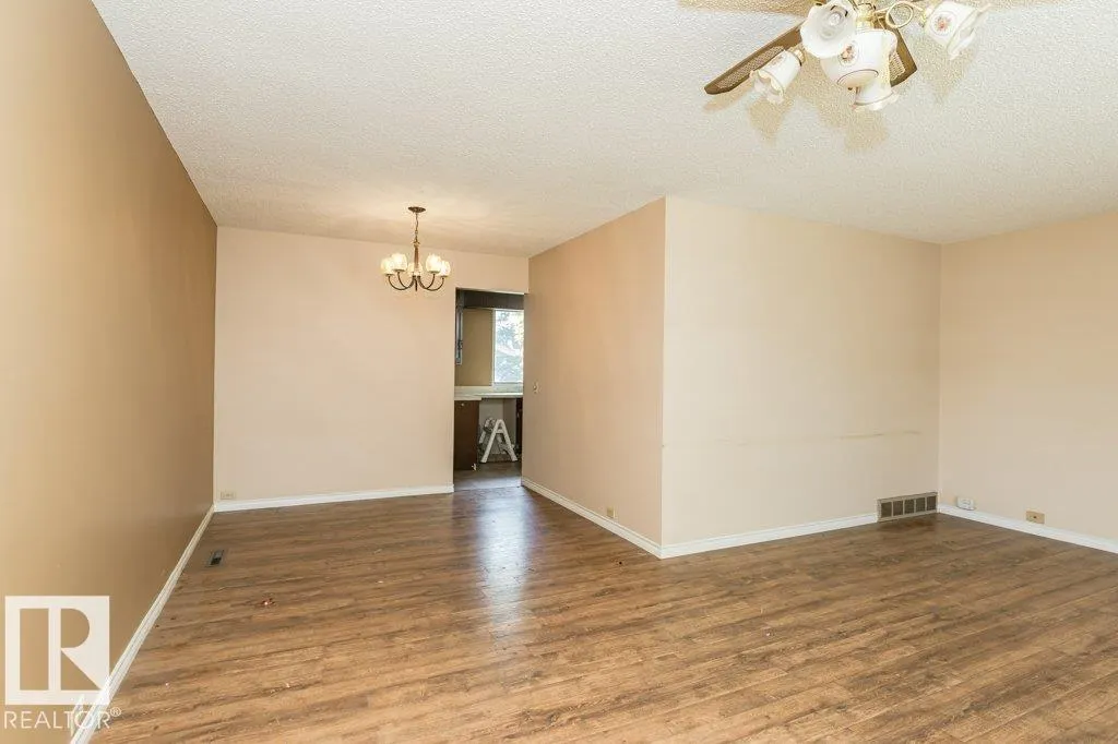 1036 MOYER Drive