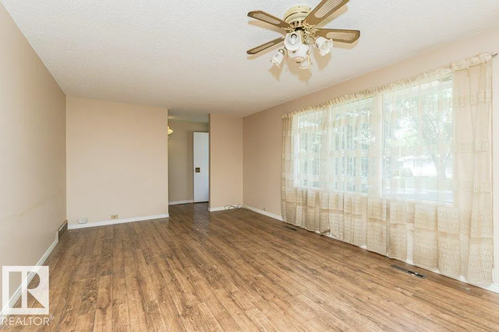 1036 MOYER Drive