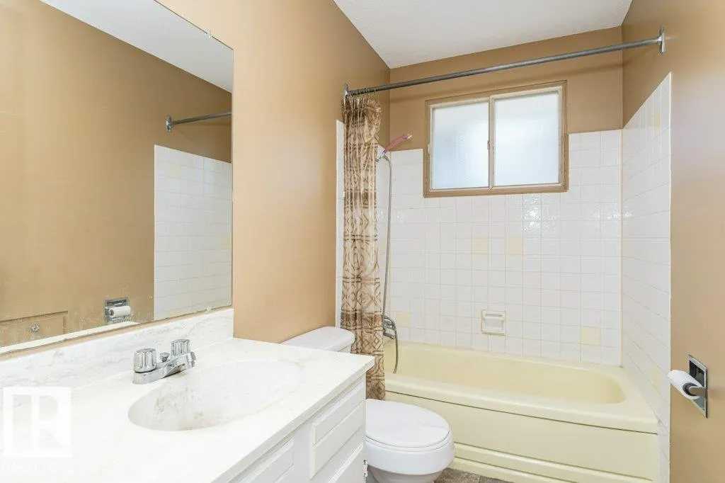 1036 MOYER Drive