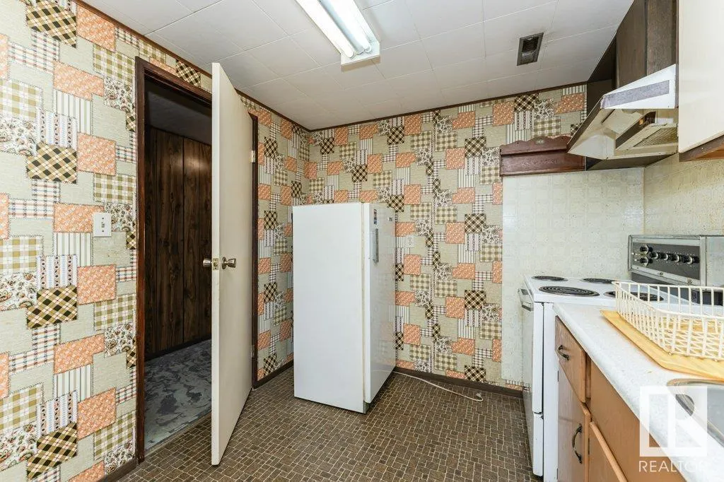 1036 MOYER Drive