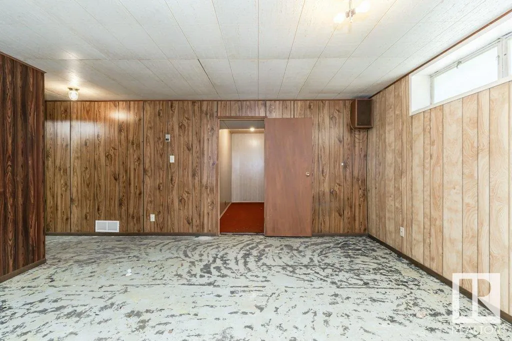 1036 MOYER Drive
