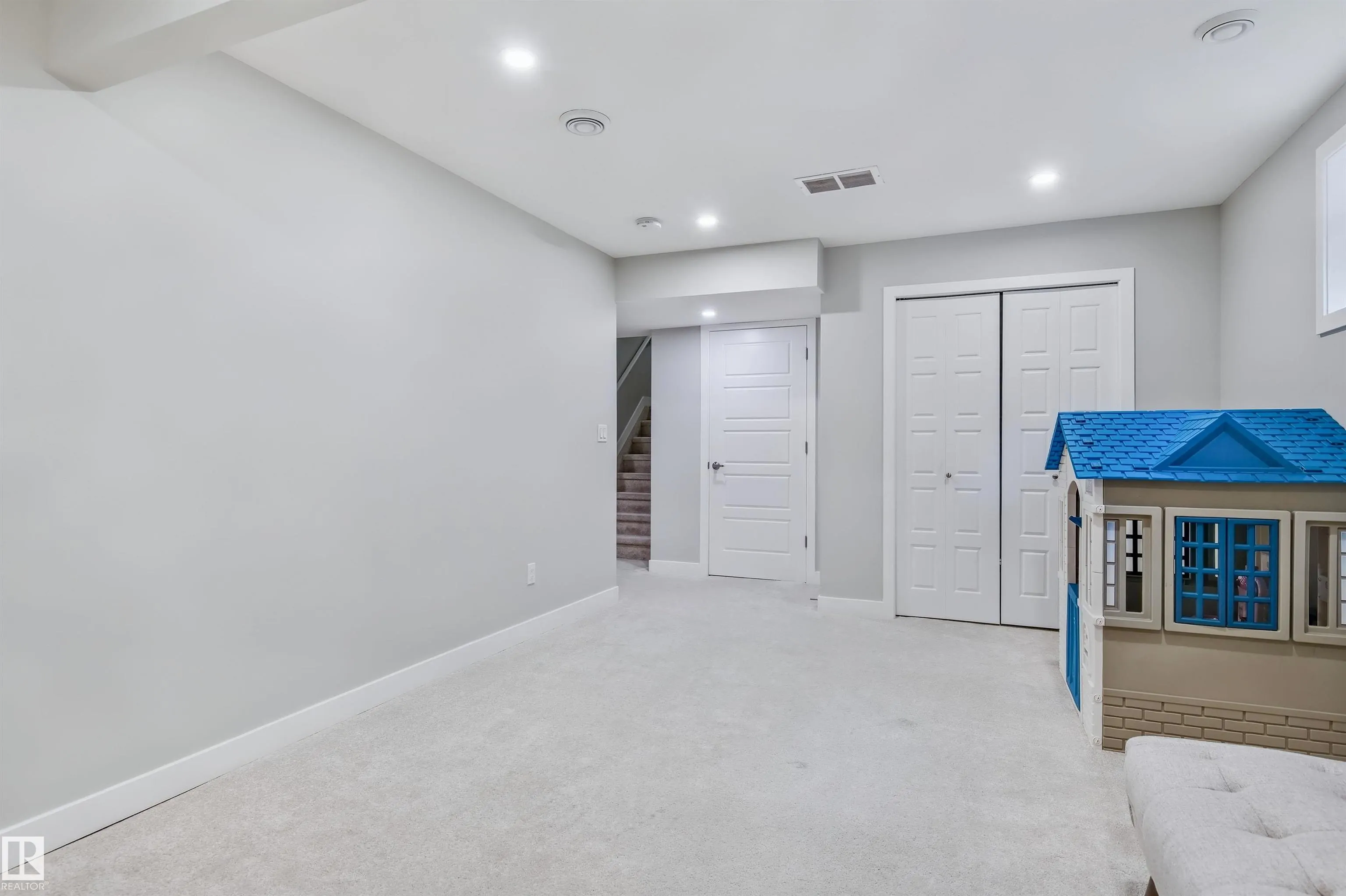 2469 WARE Crescent