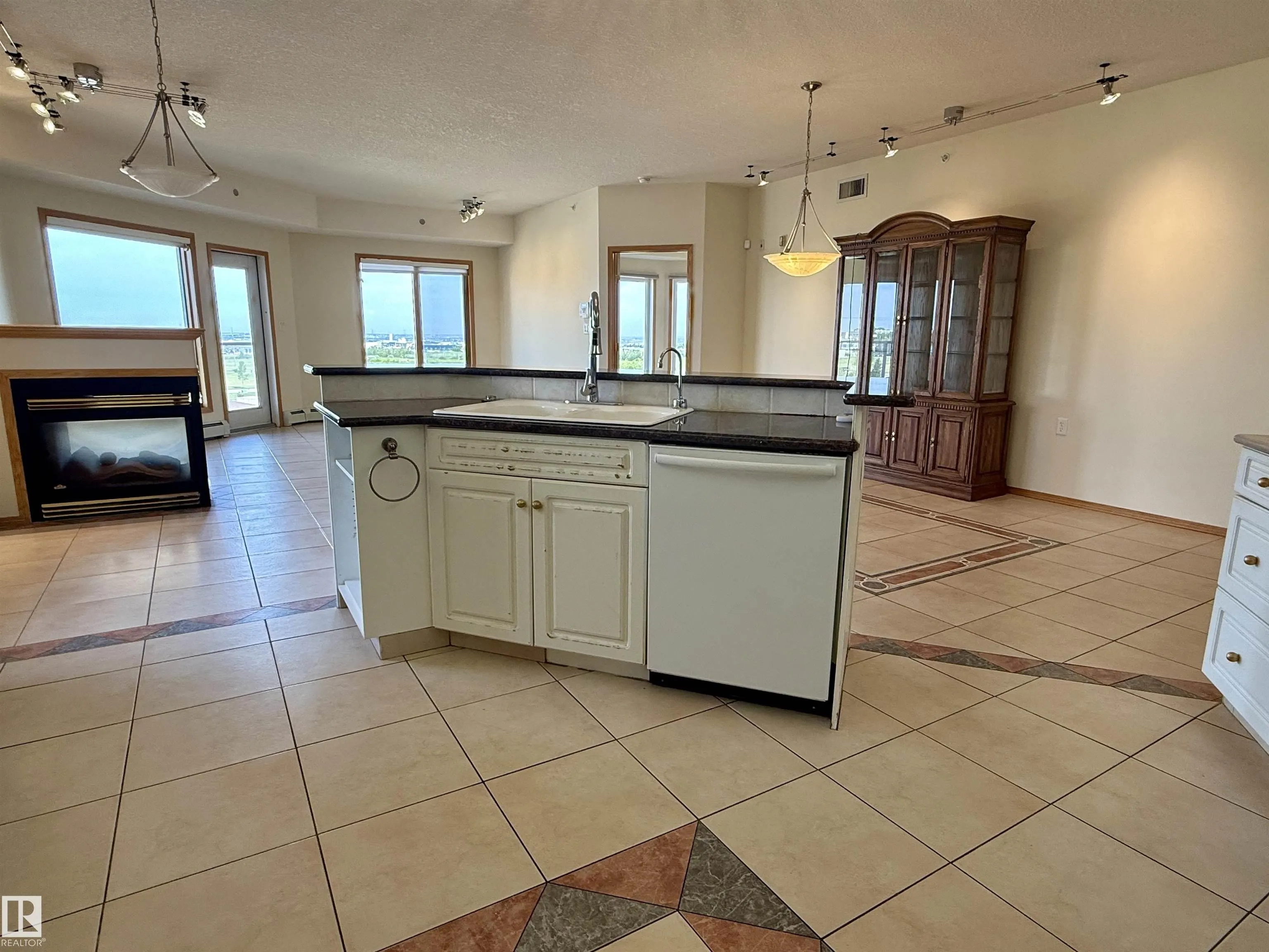 200 BETHEL Drive