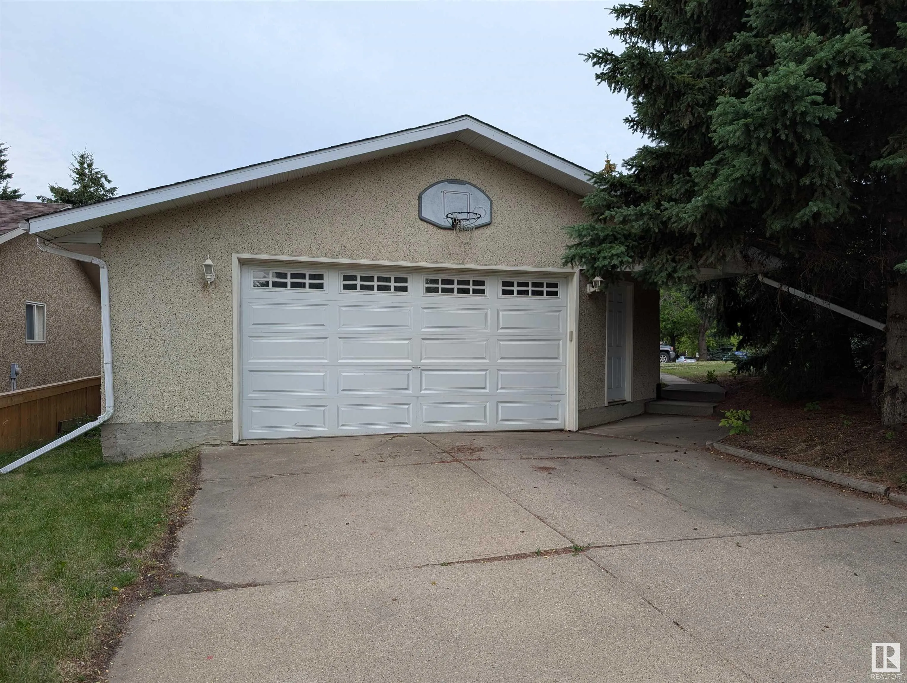 26 Louisbourg Place