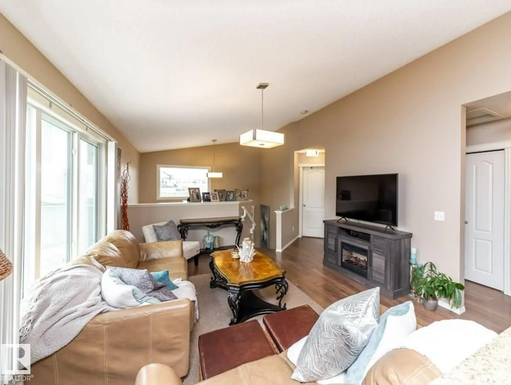 9 SOLANO Crest