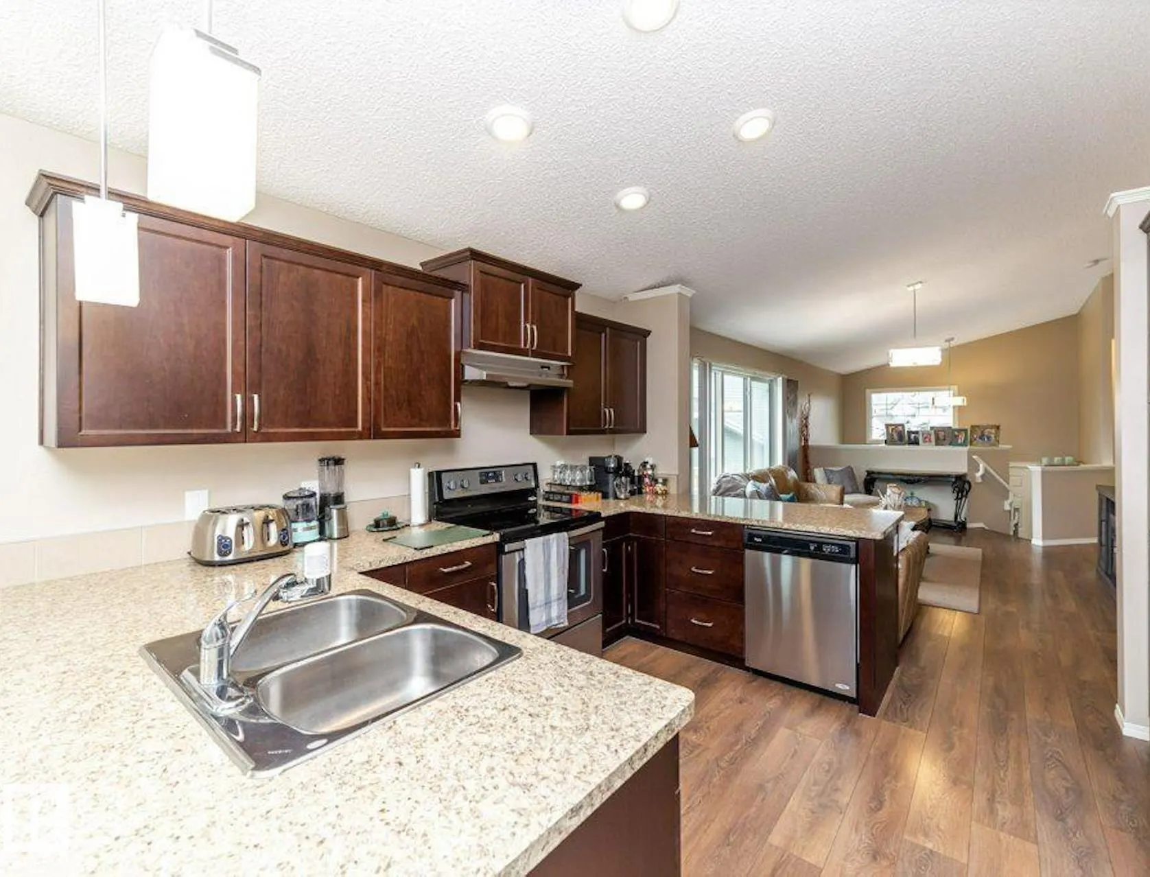 9 SOLANO Crest