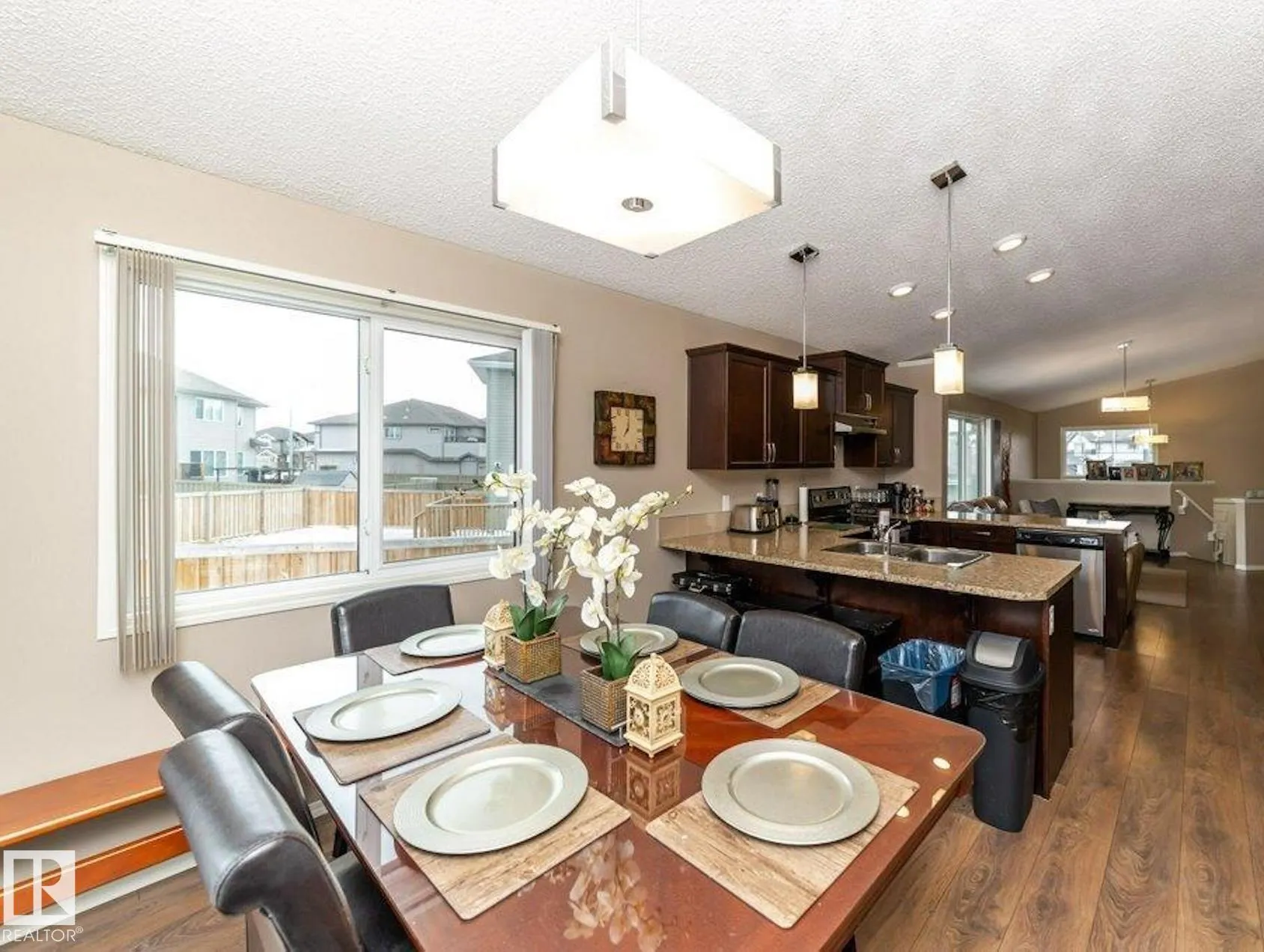 9 SOLANO Crest