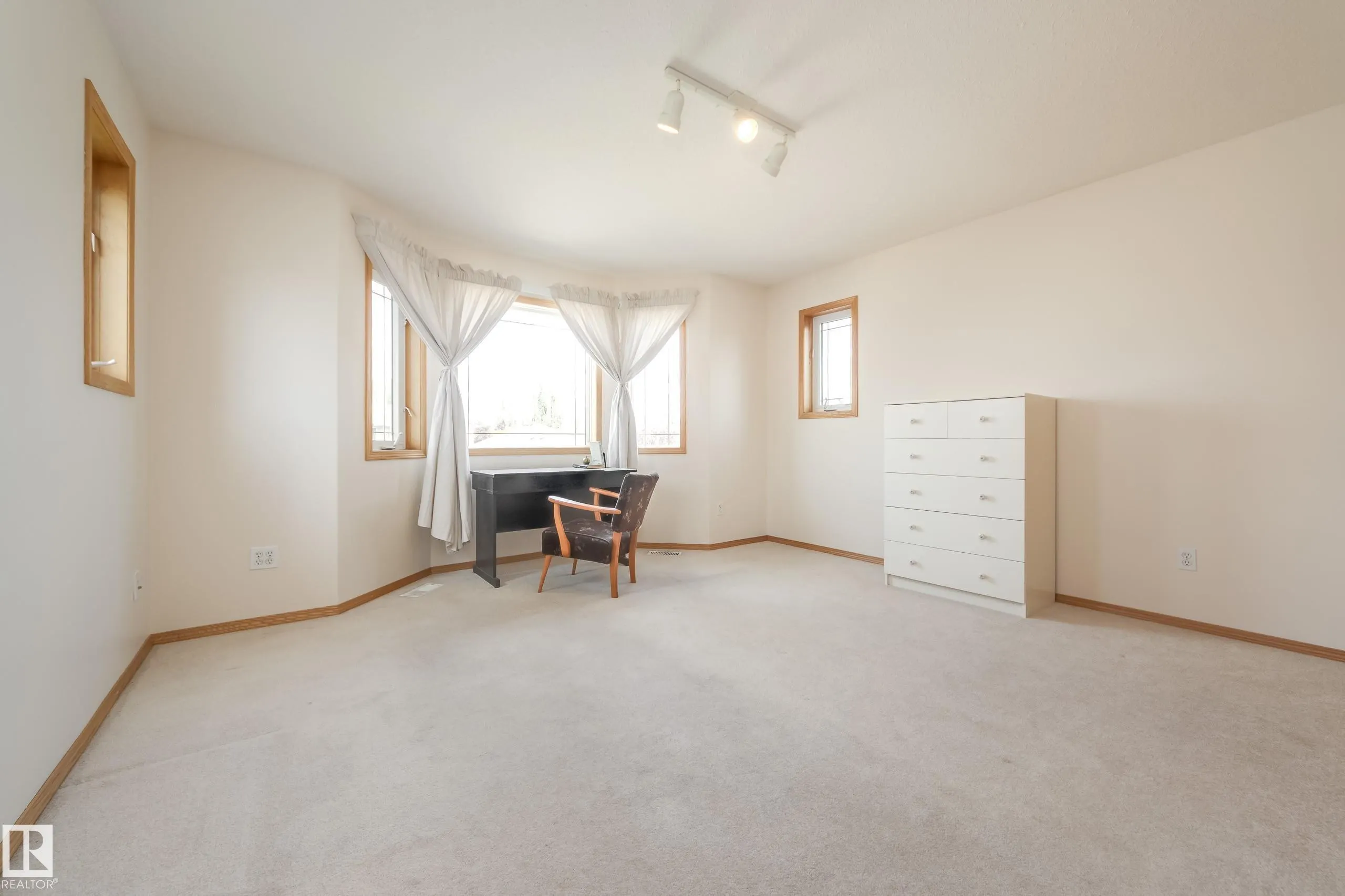 446 DAVENPORT Drive