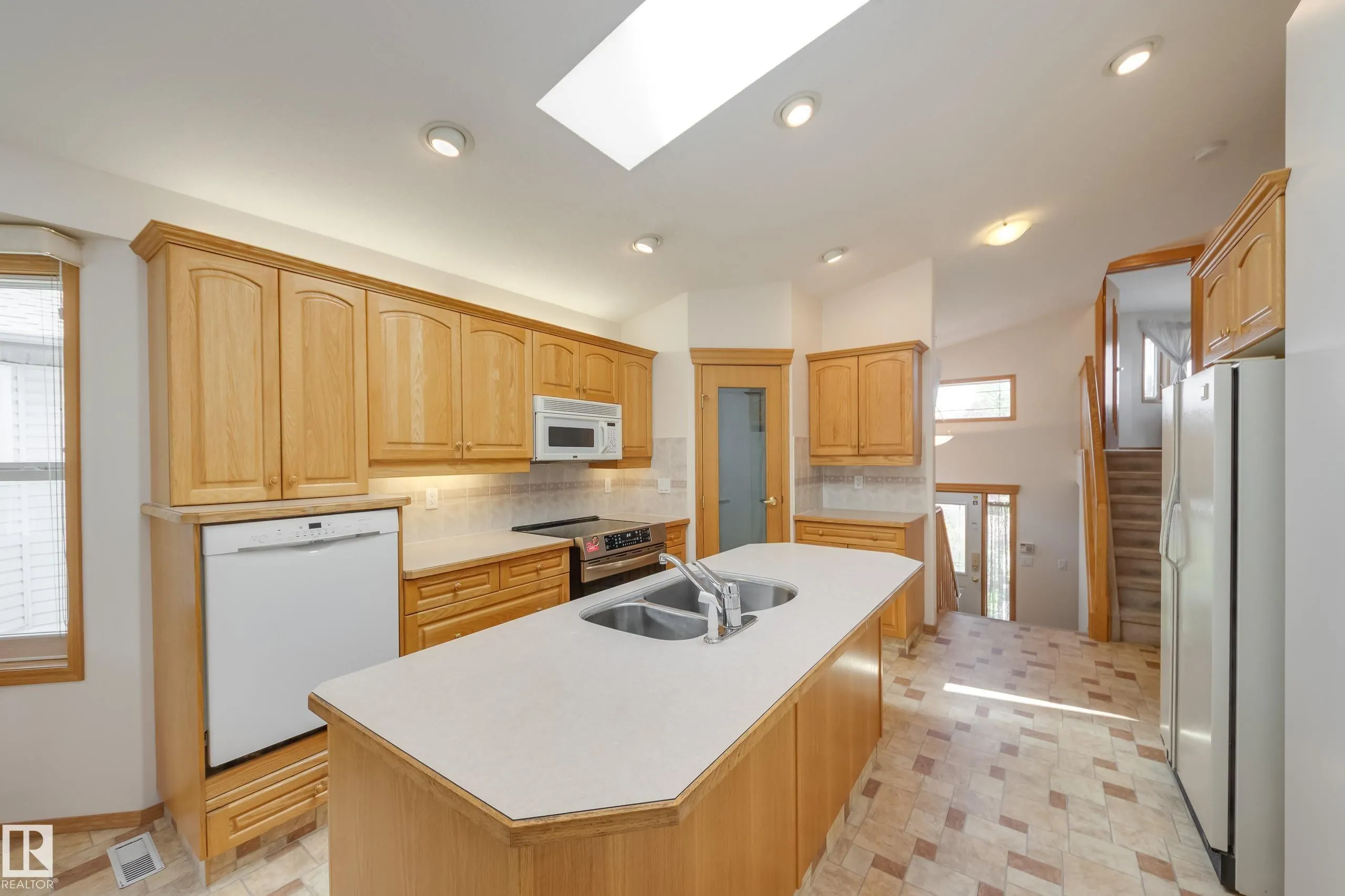446 DAVENPORT Drive