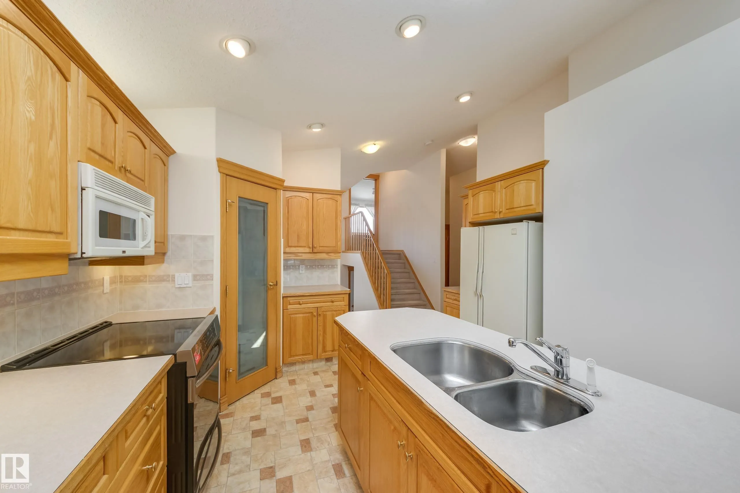446 DAVENPORT Drive
