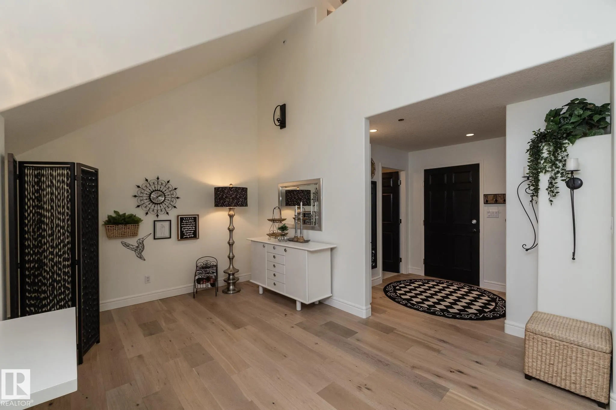 14 MISSION Avenue