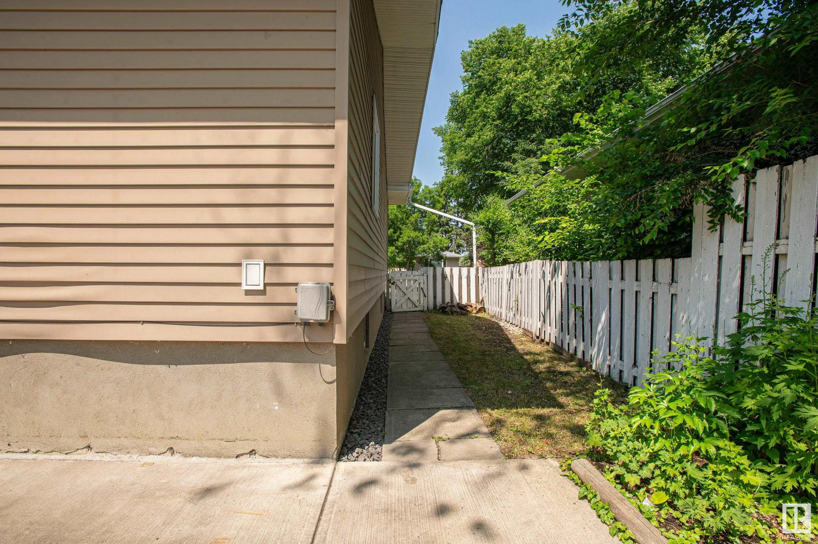 8803 160 Street