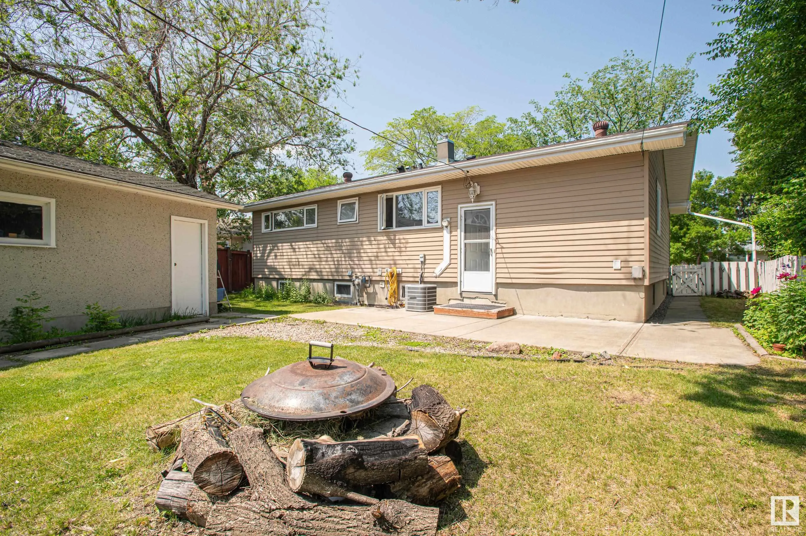 8803 160 Street