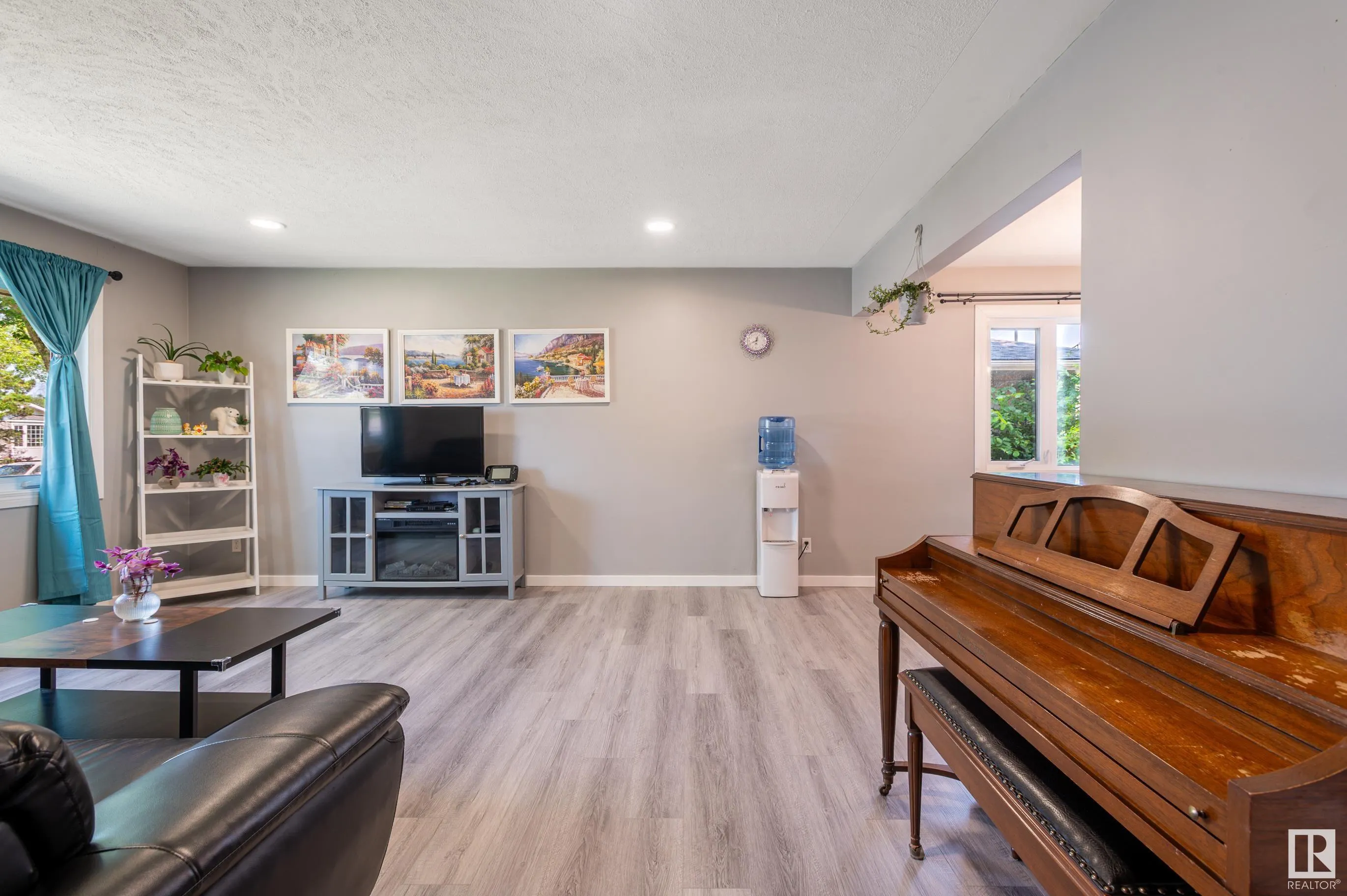 8803 160 Street