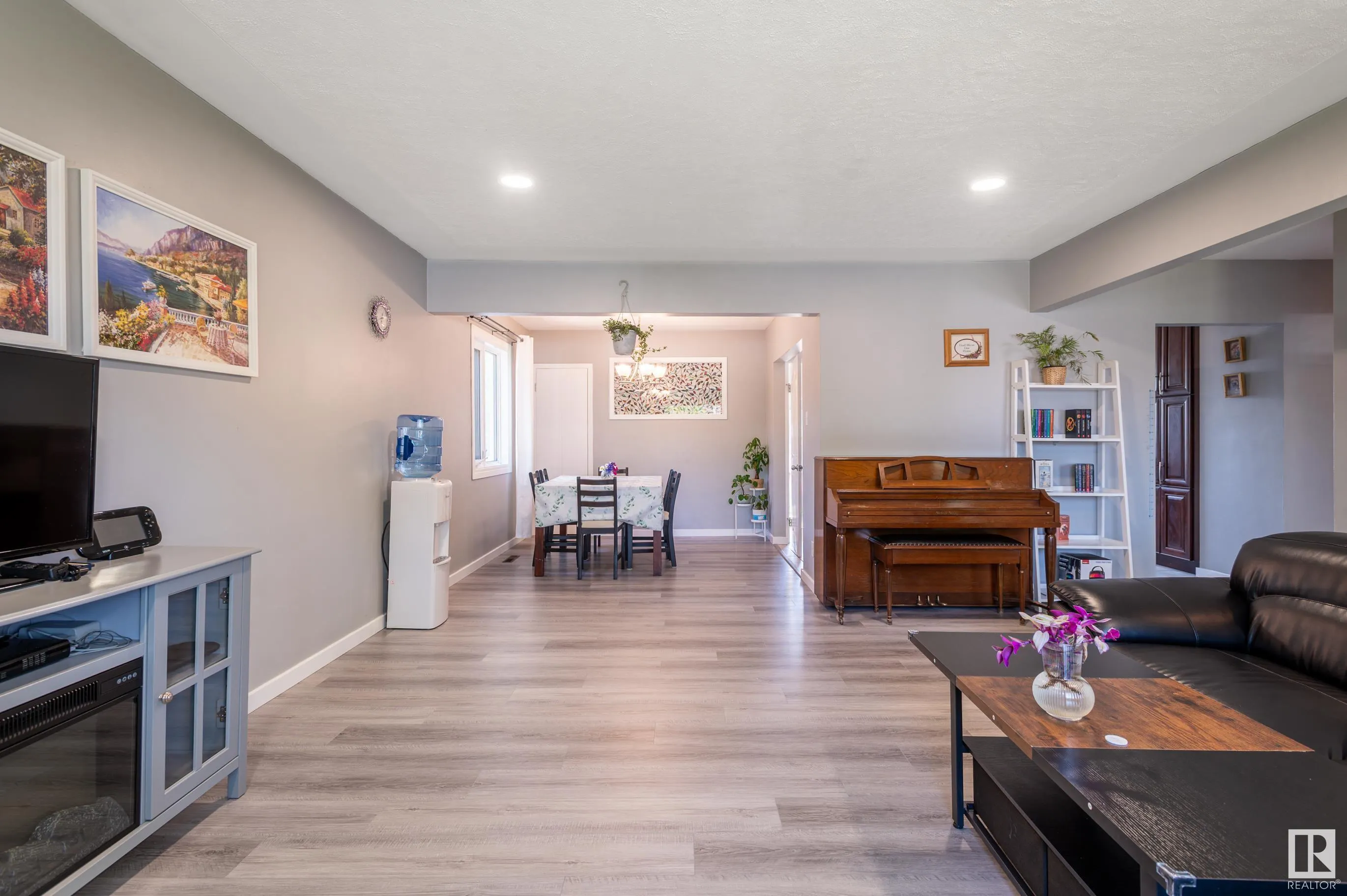 8803 160 Street