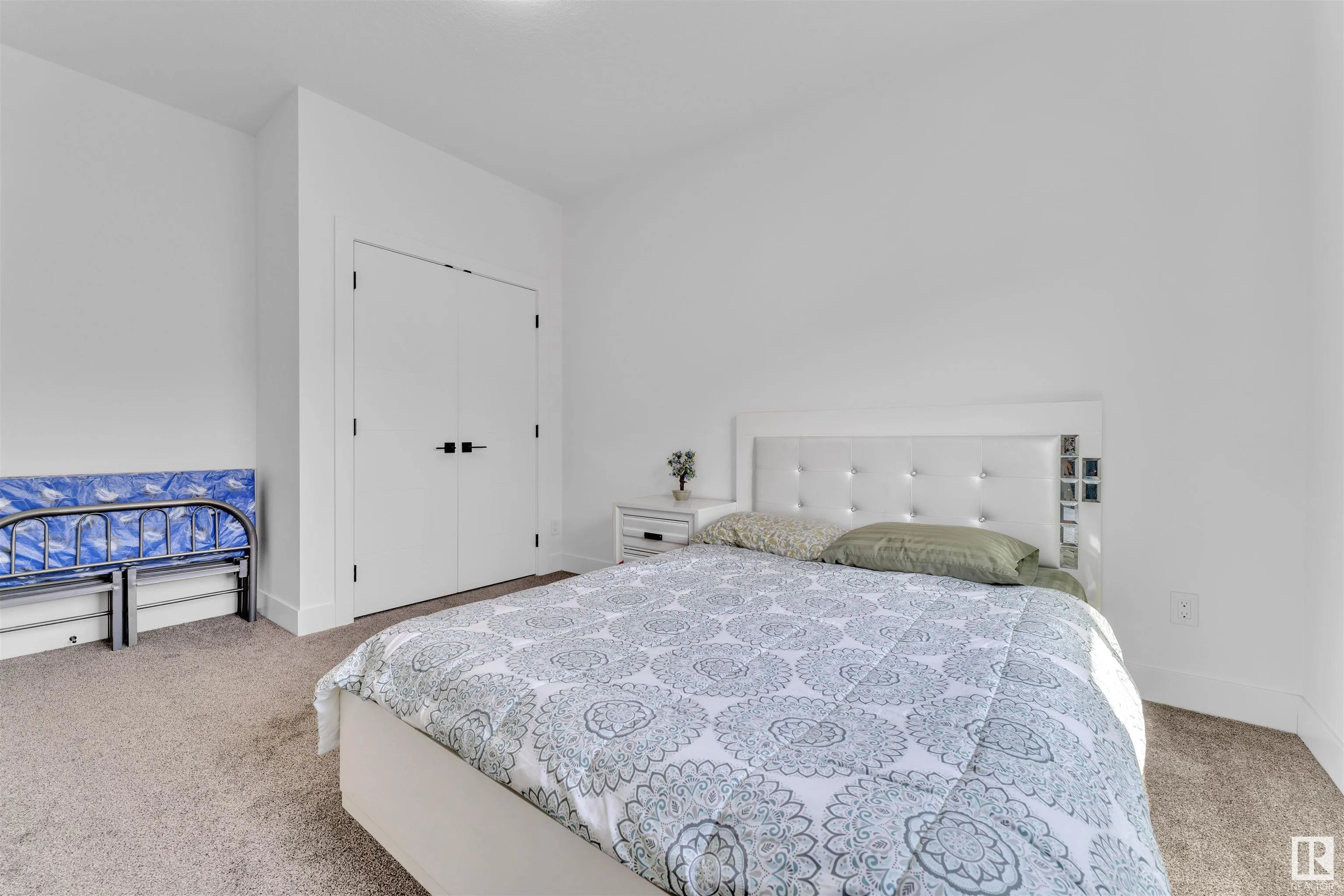 1809 18A Avenue