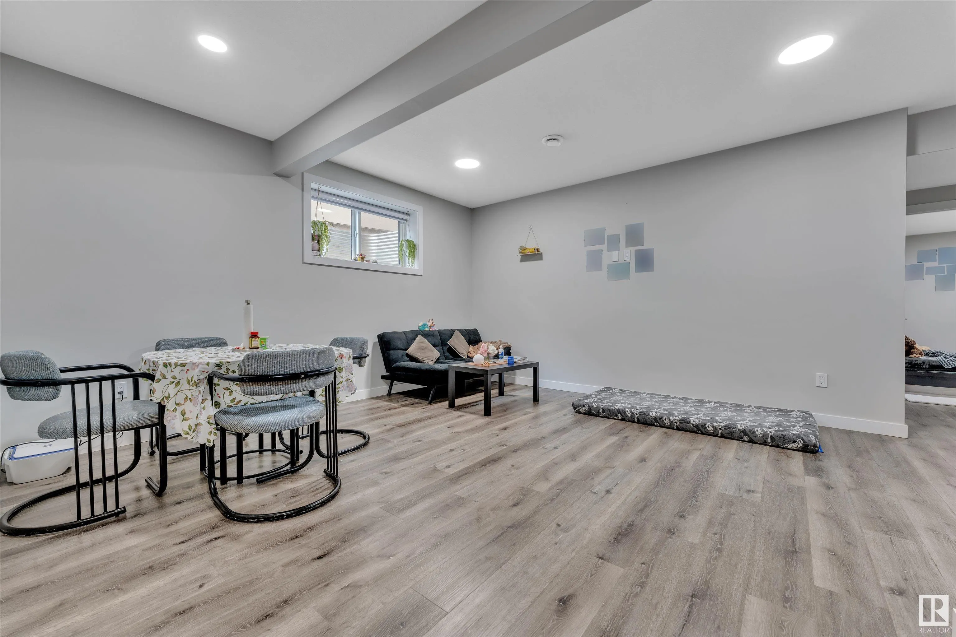 1809 18A Avenue