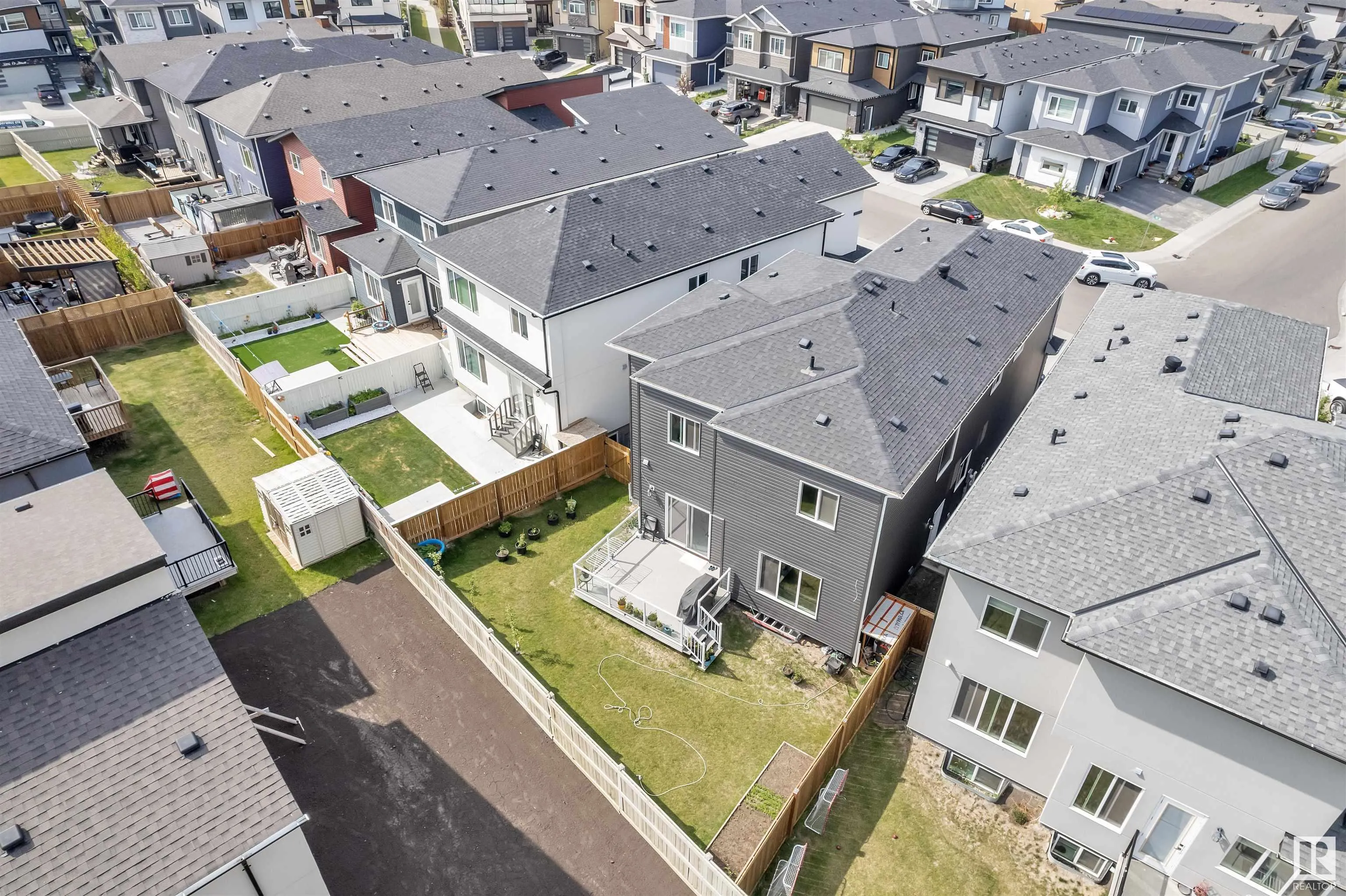 1809 18A Avenue