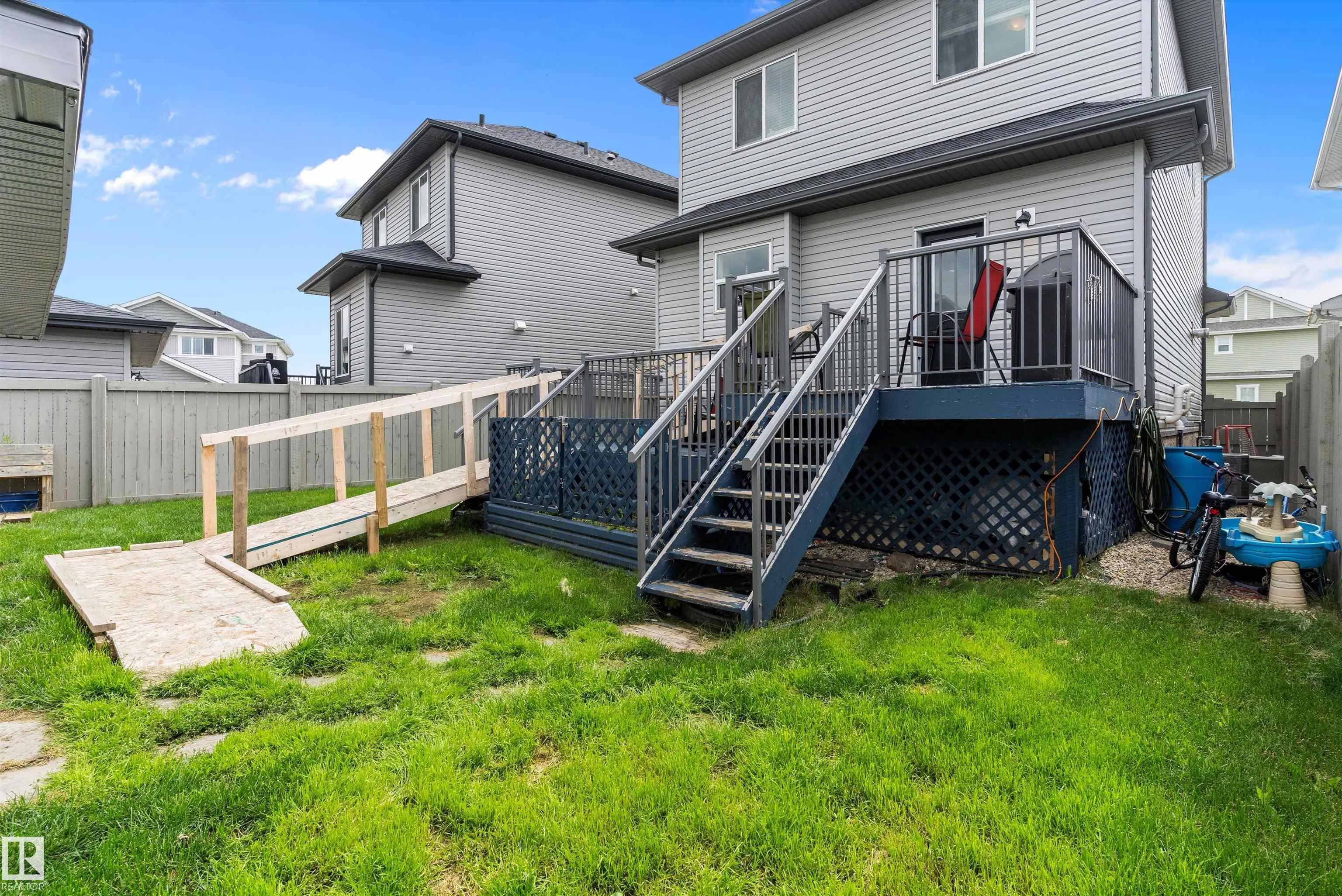 184 ROBINSON Drive