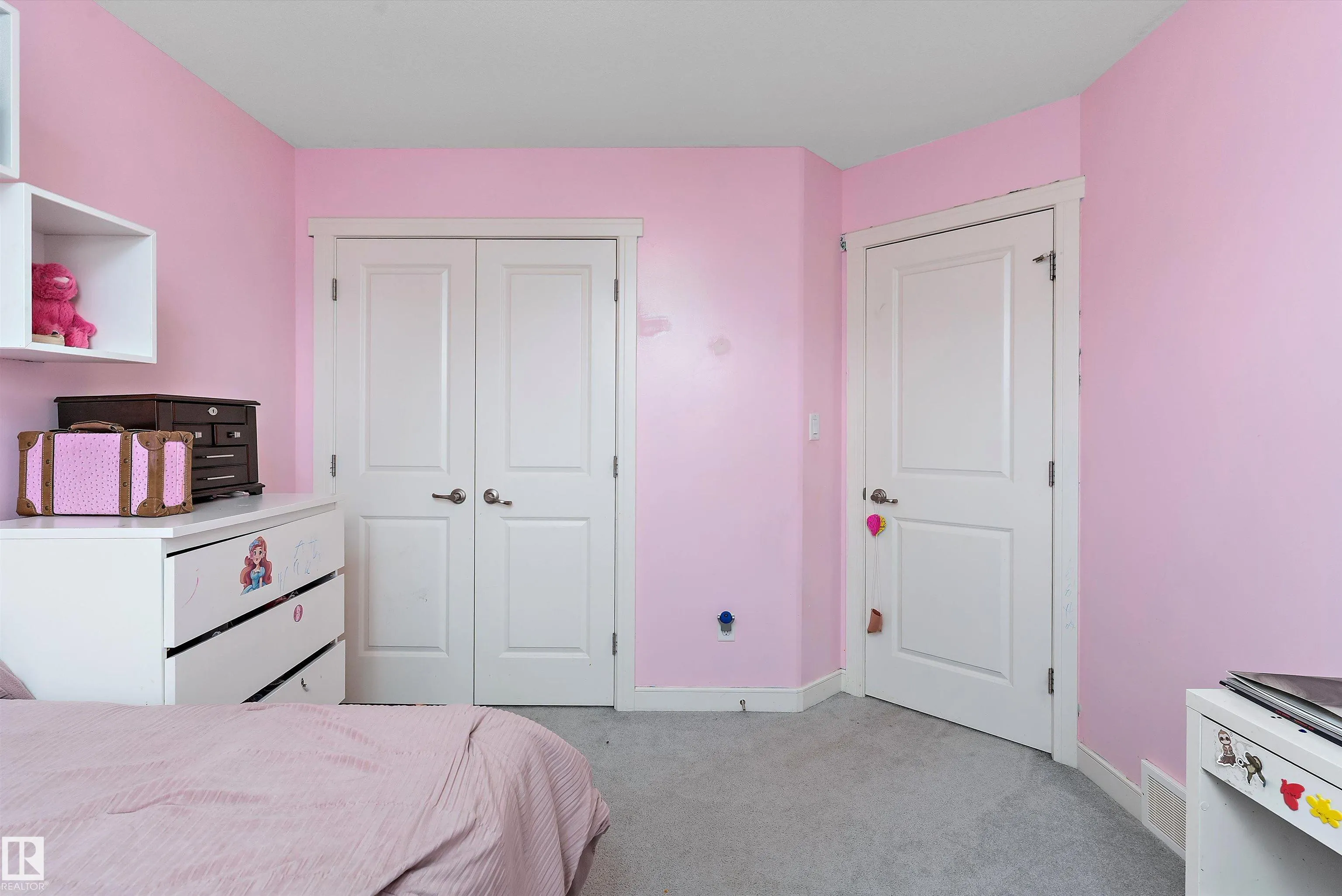 184 ROBINSON Drive