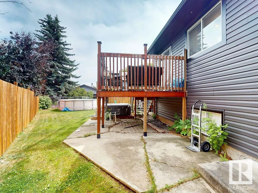 12 GARDEN VALLEY Drive