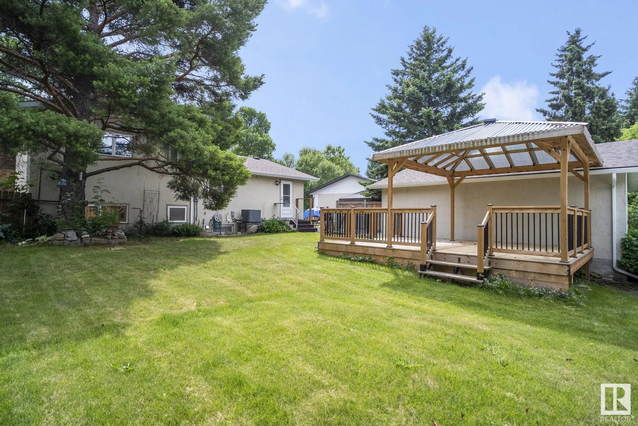 42 LARKSPUR Crescent