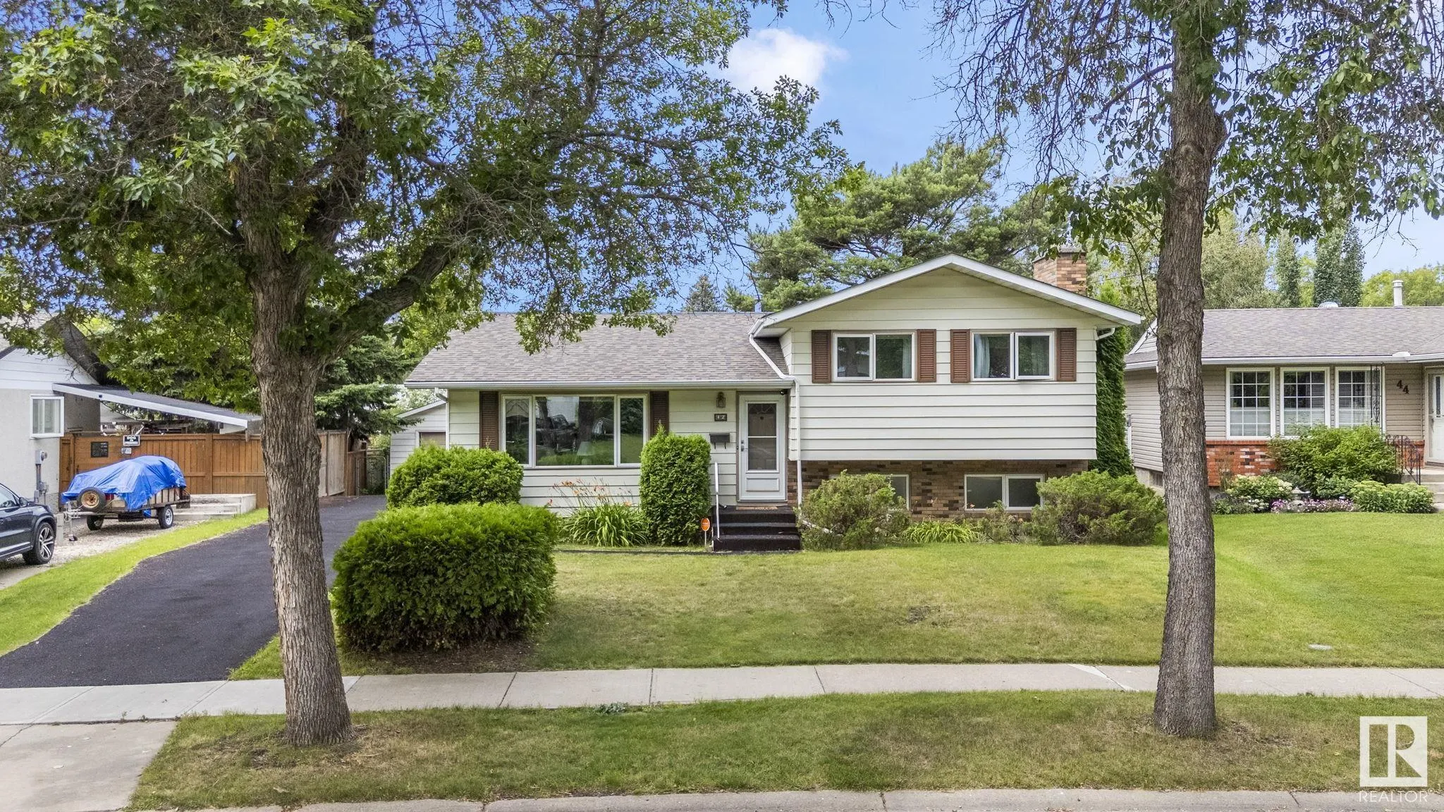 42 LARKSPUR Crescent