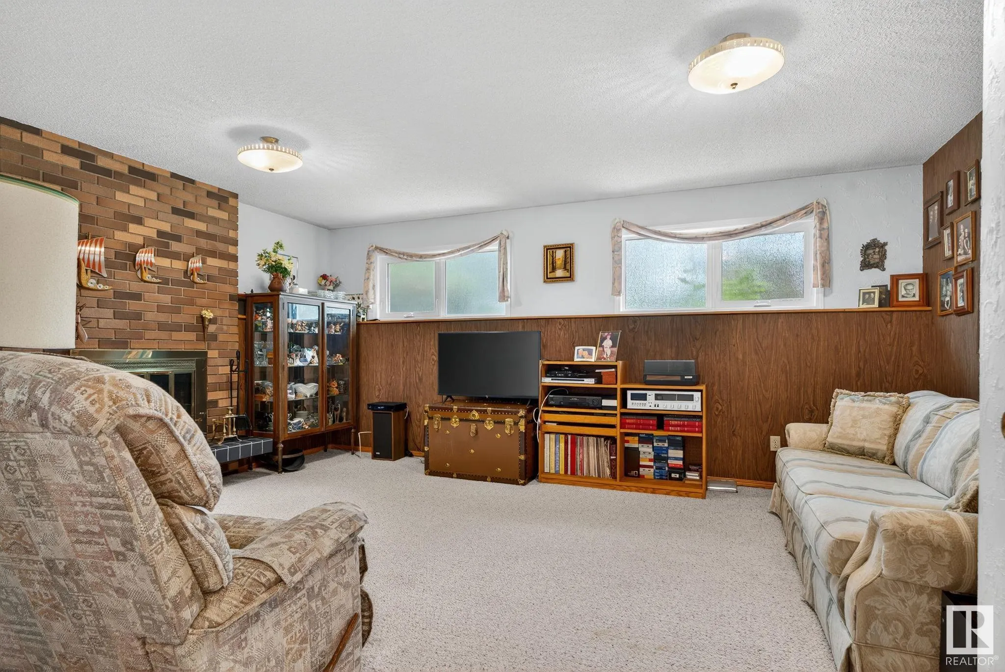 42 LARKSPUR Crescent