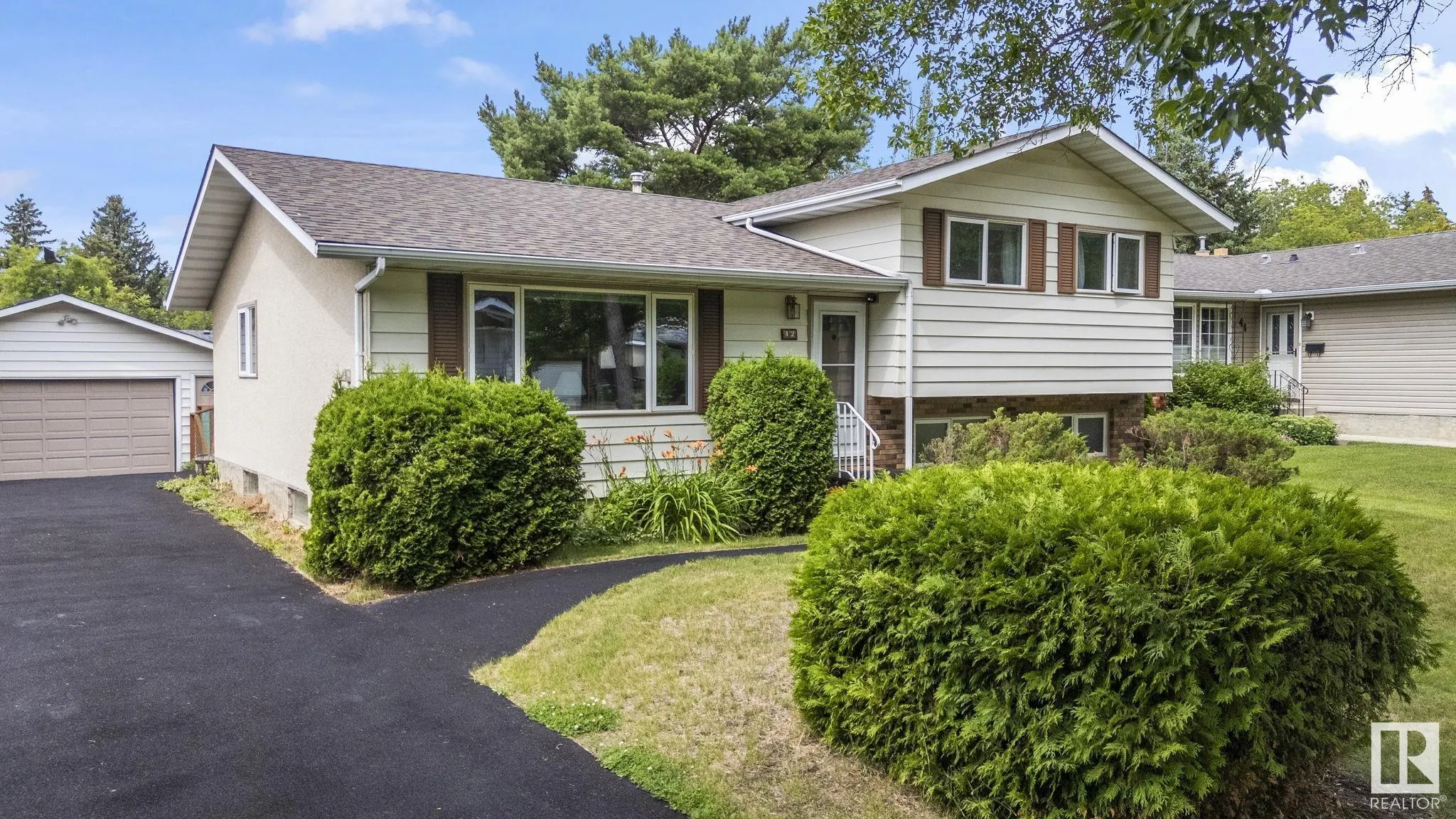 42 LARKSPUR Crescent