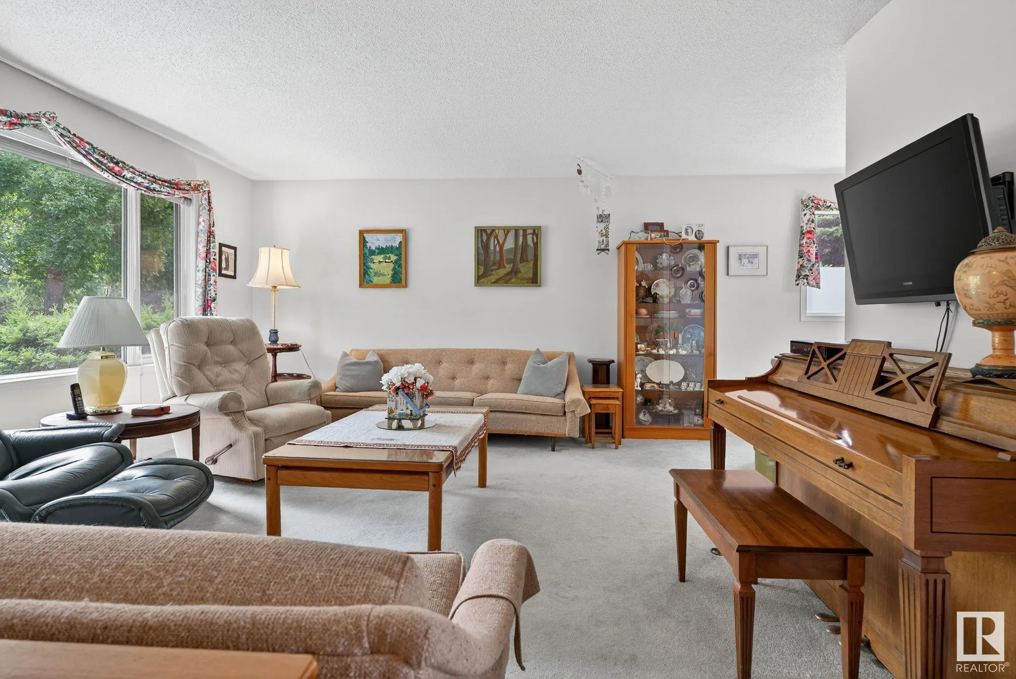 42 LARKSPUR Crescent