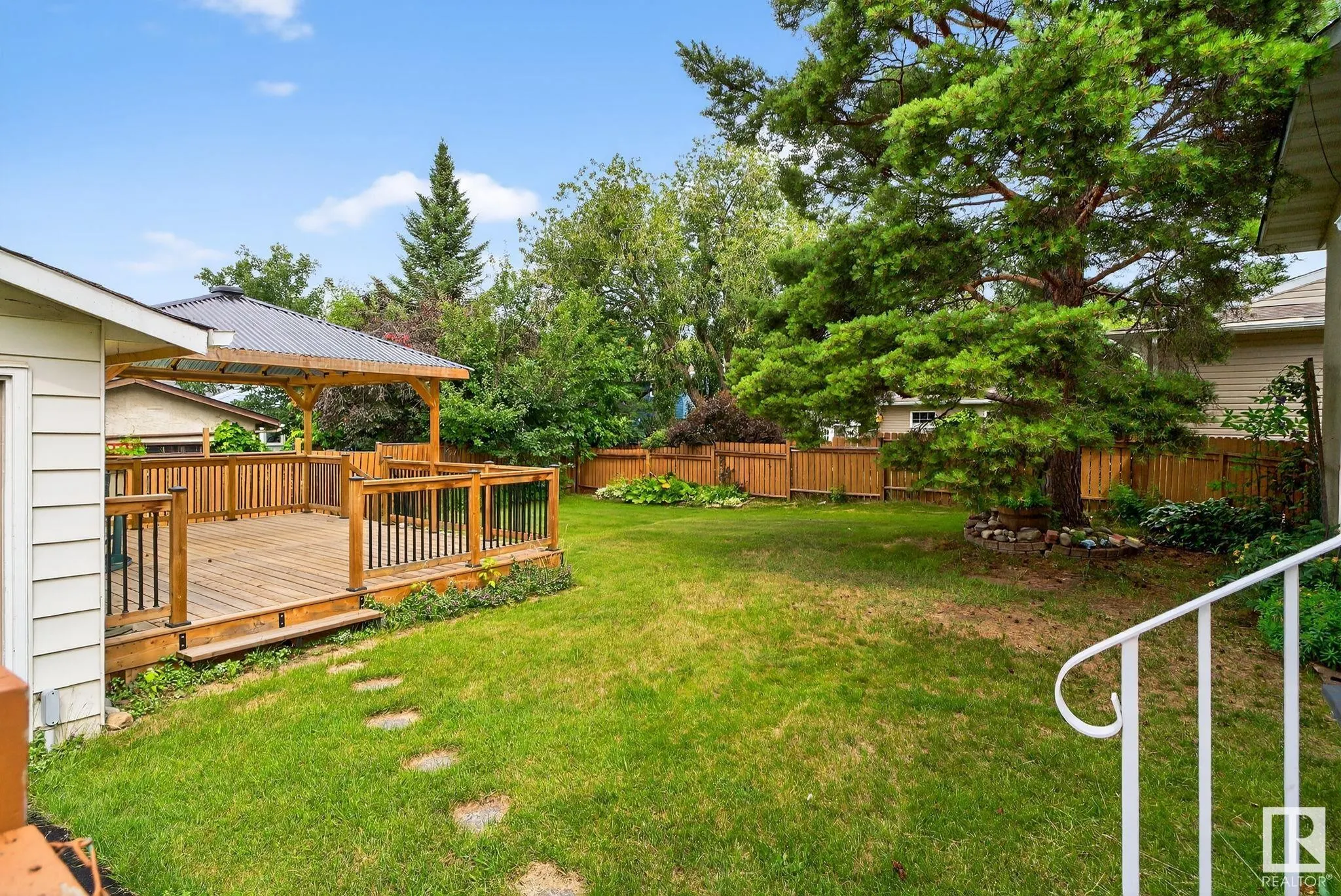 42 LARKSPUR Crescent