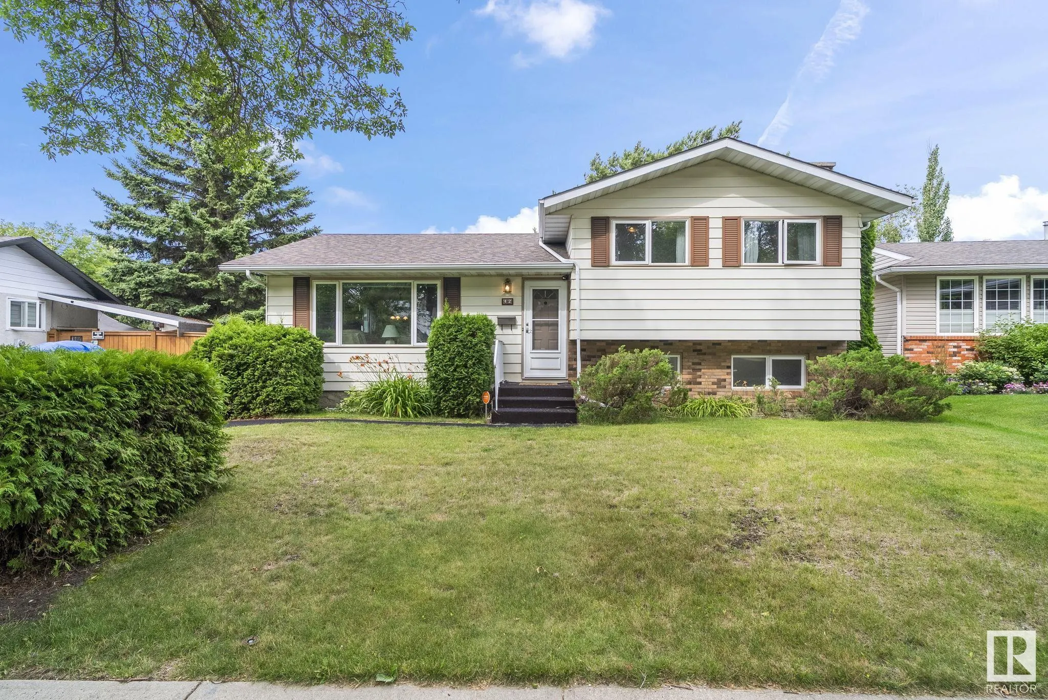 42 LARKSPUR Crescent
