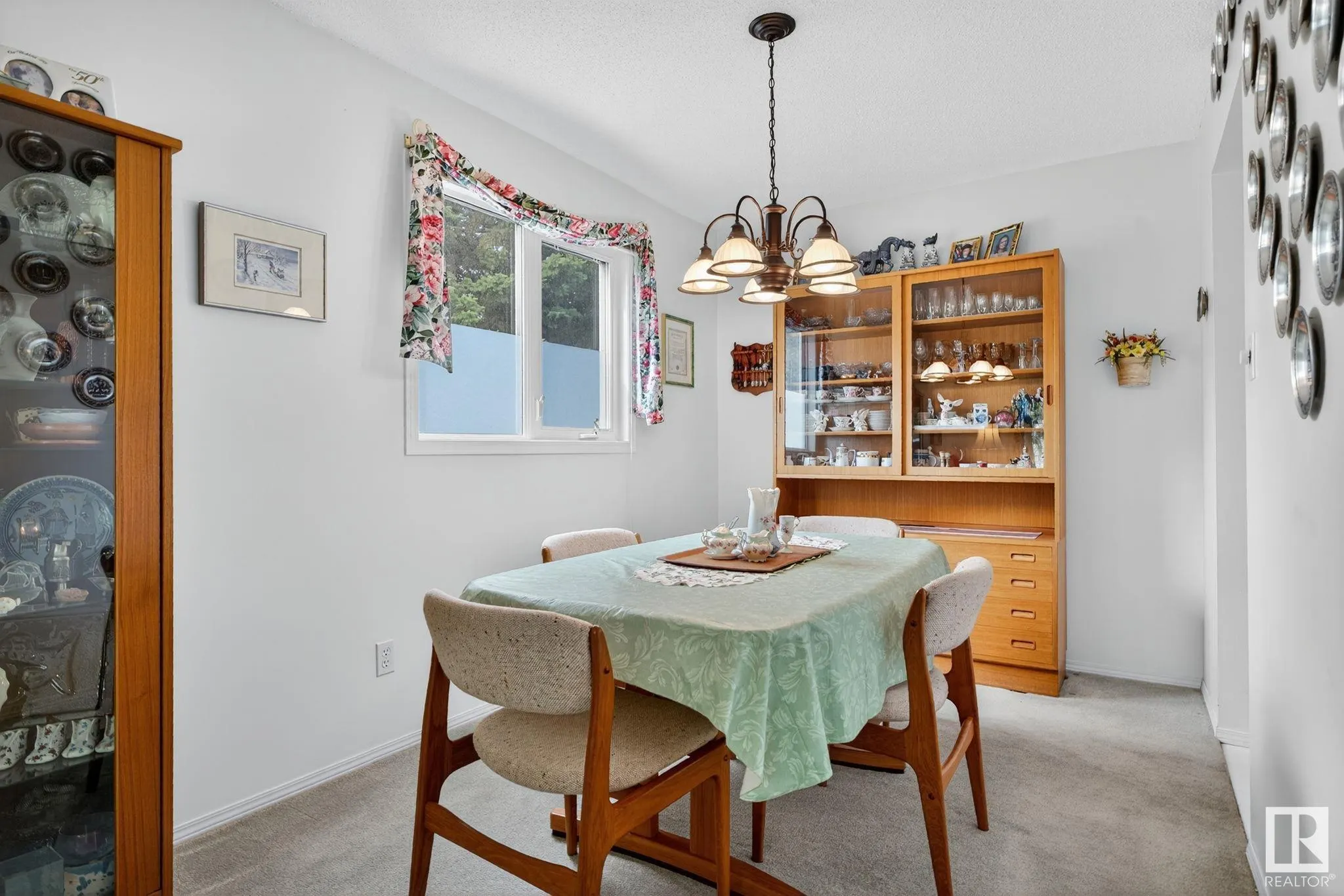42 LARKSPUR Crescent