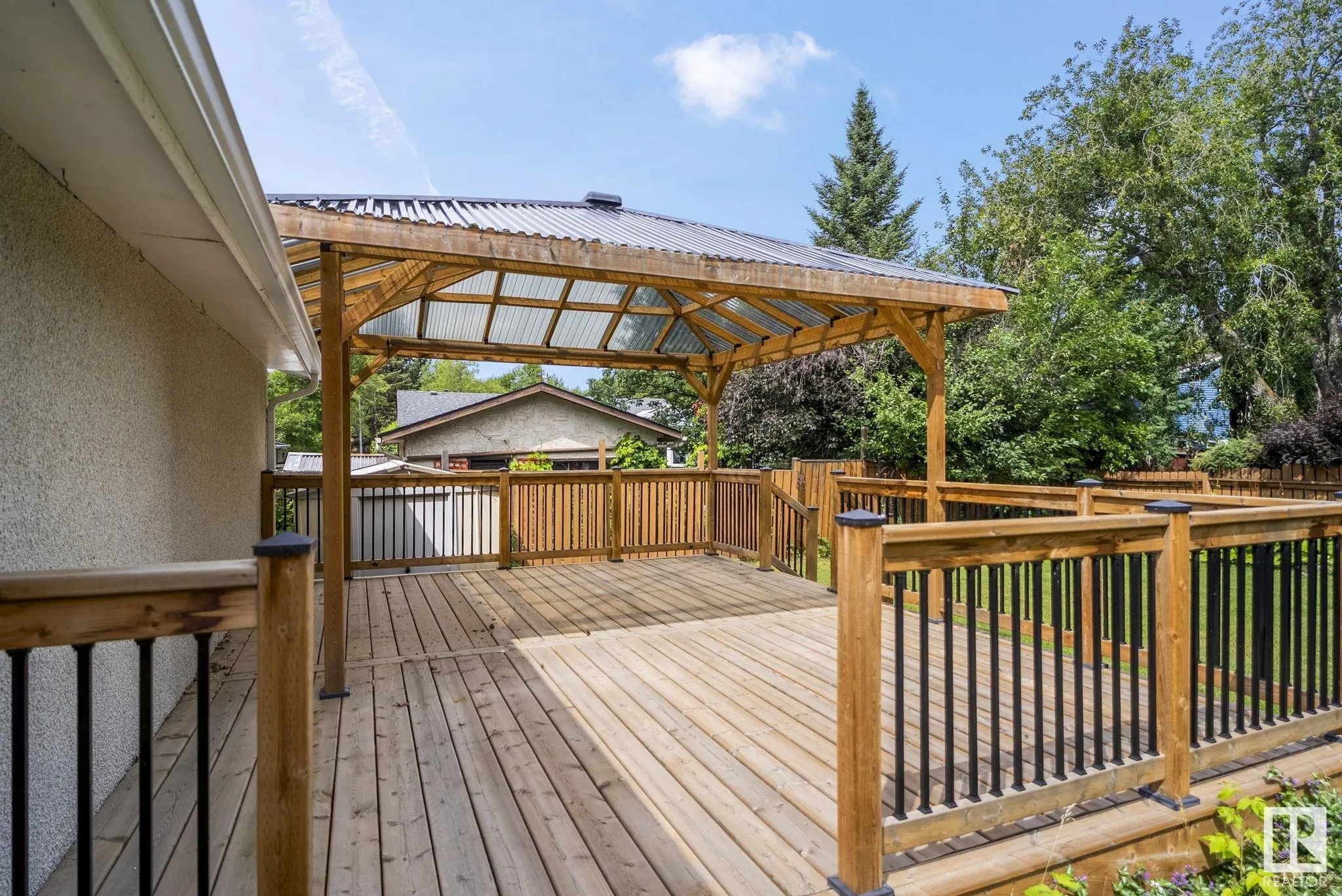 42 LARKSPUR Crescent